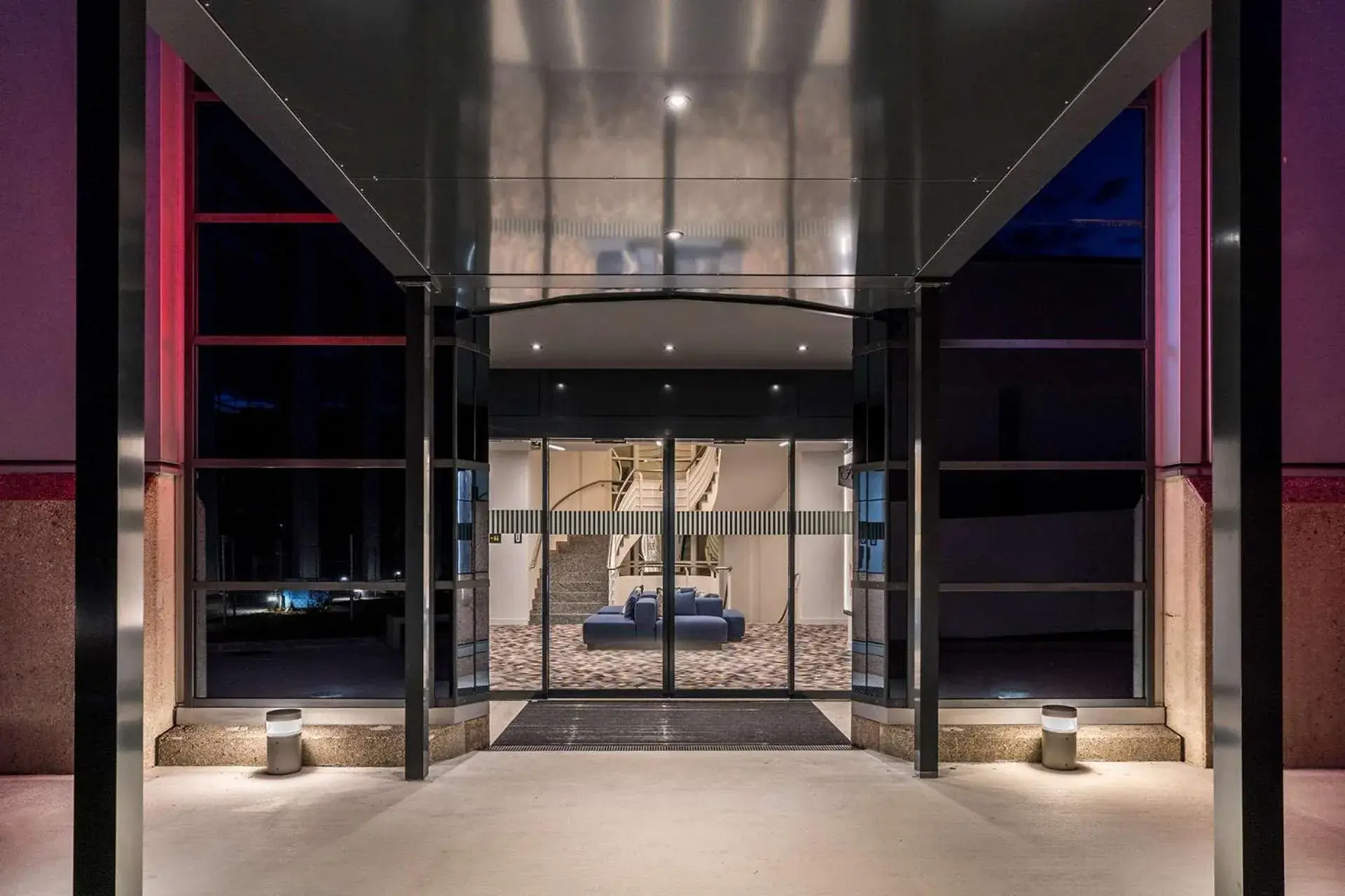 Property building in Hampton By Hilton Locarno Property building in Hampton By Hilton Locarno