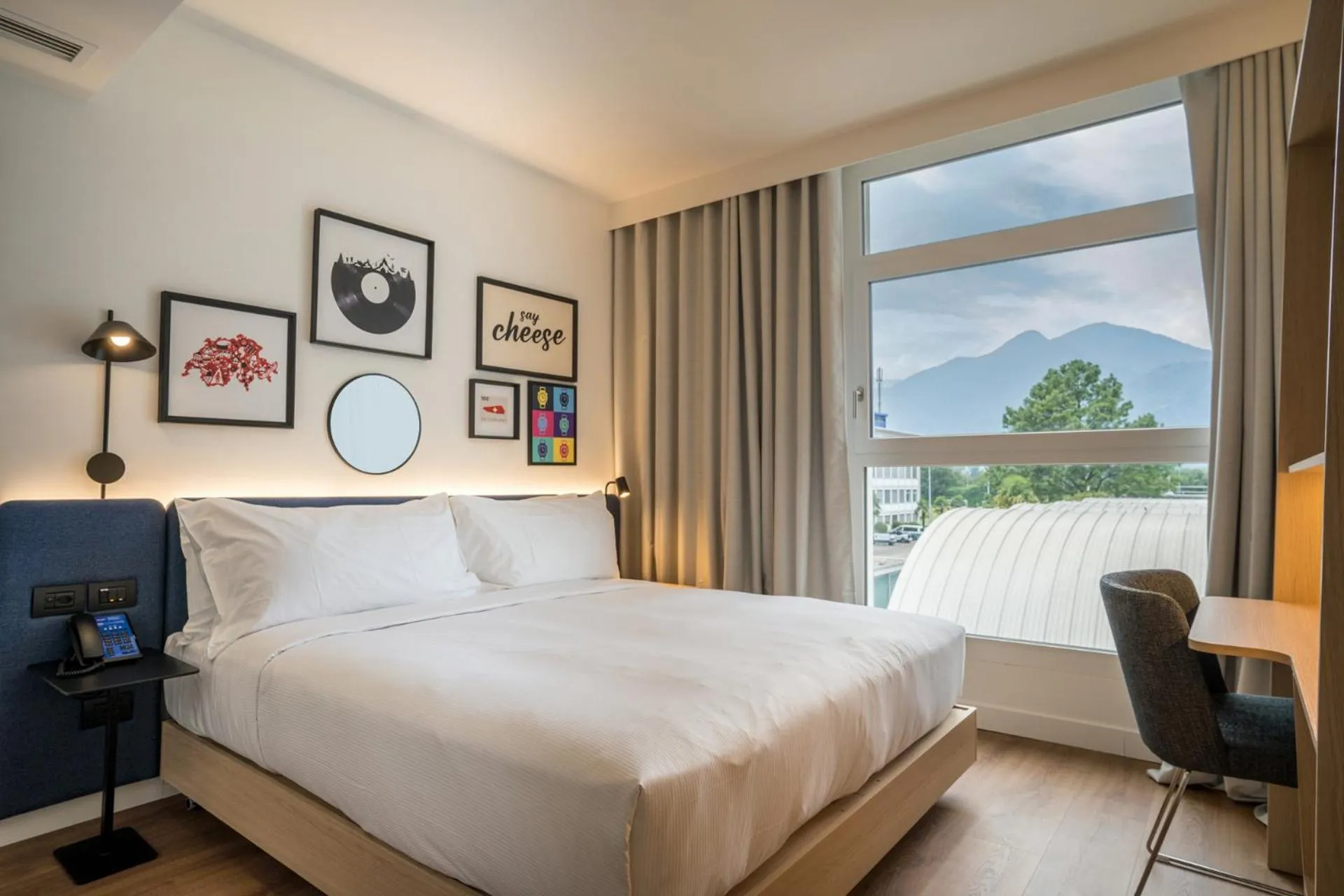 Bedroom, Bed in Hampton By Hilton Locarno