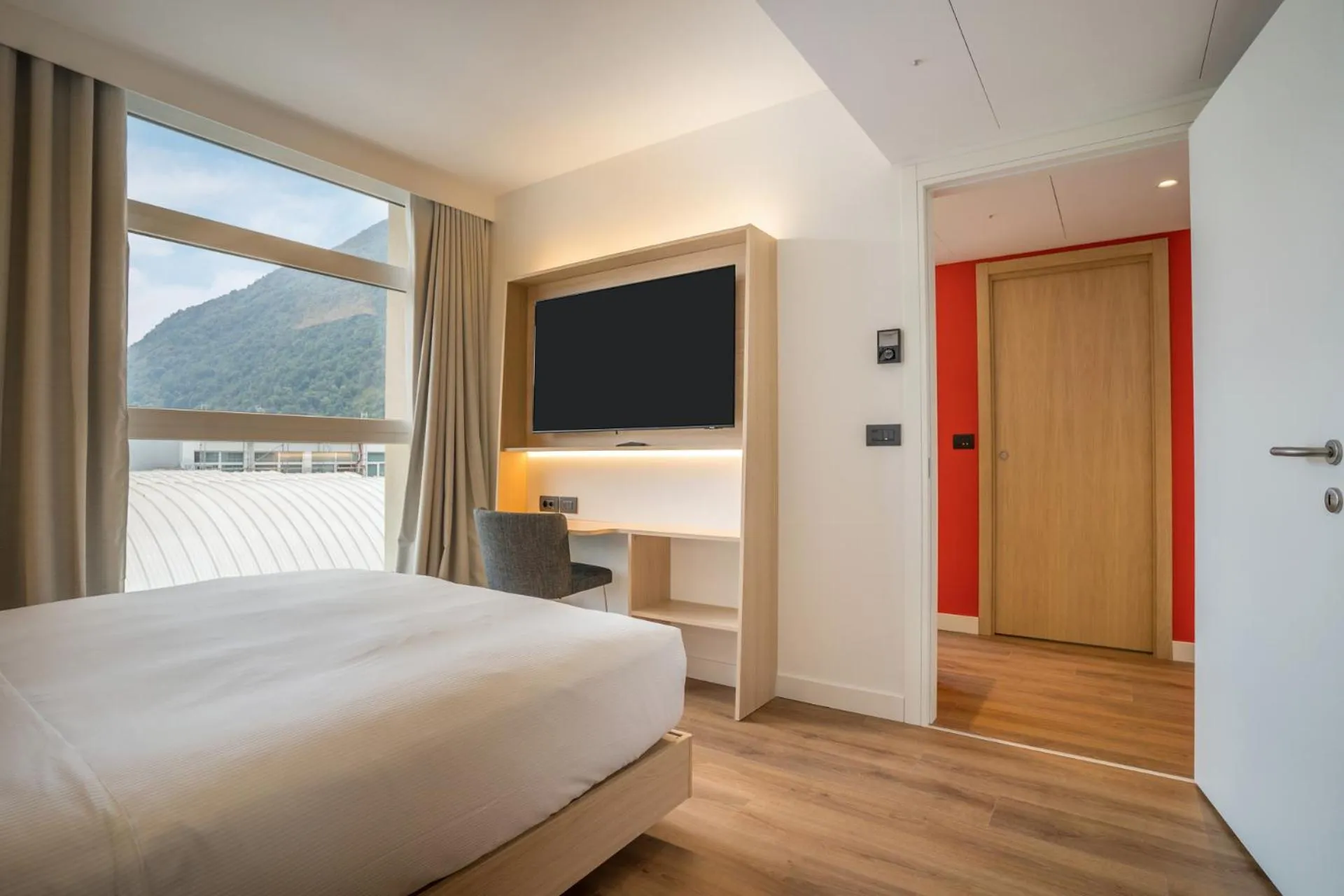 Bed in Hampton By Hilton Locarno