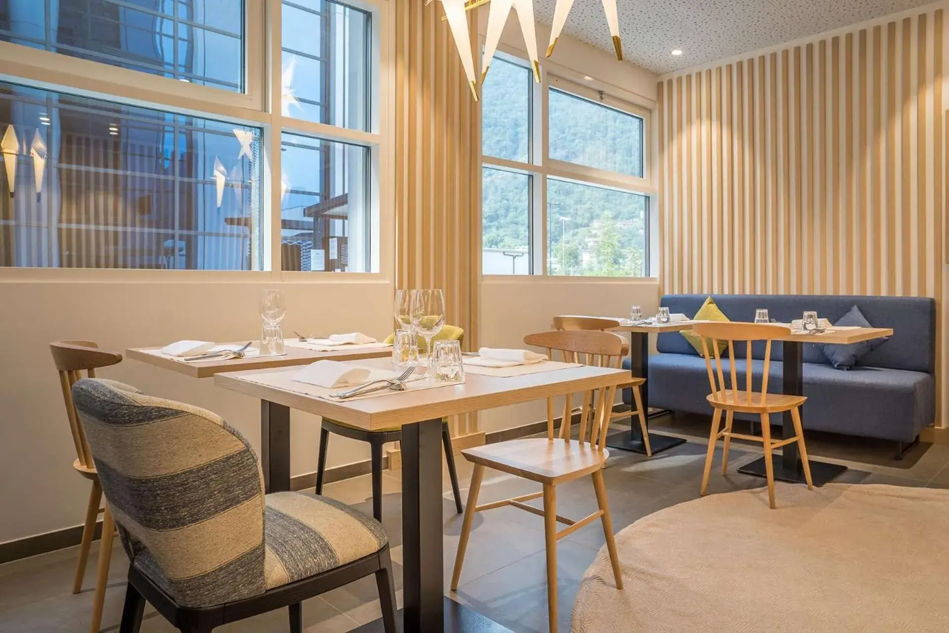 Restaurant/places to eat in Hampton By Hilton Locarno Restaurant/places to eat in Hampton By Hilton Locarno