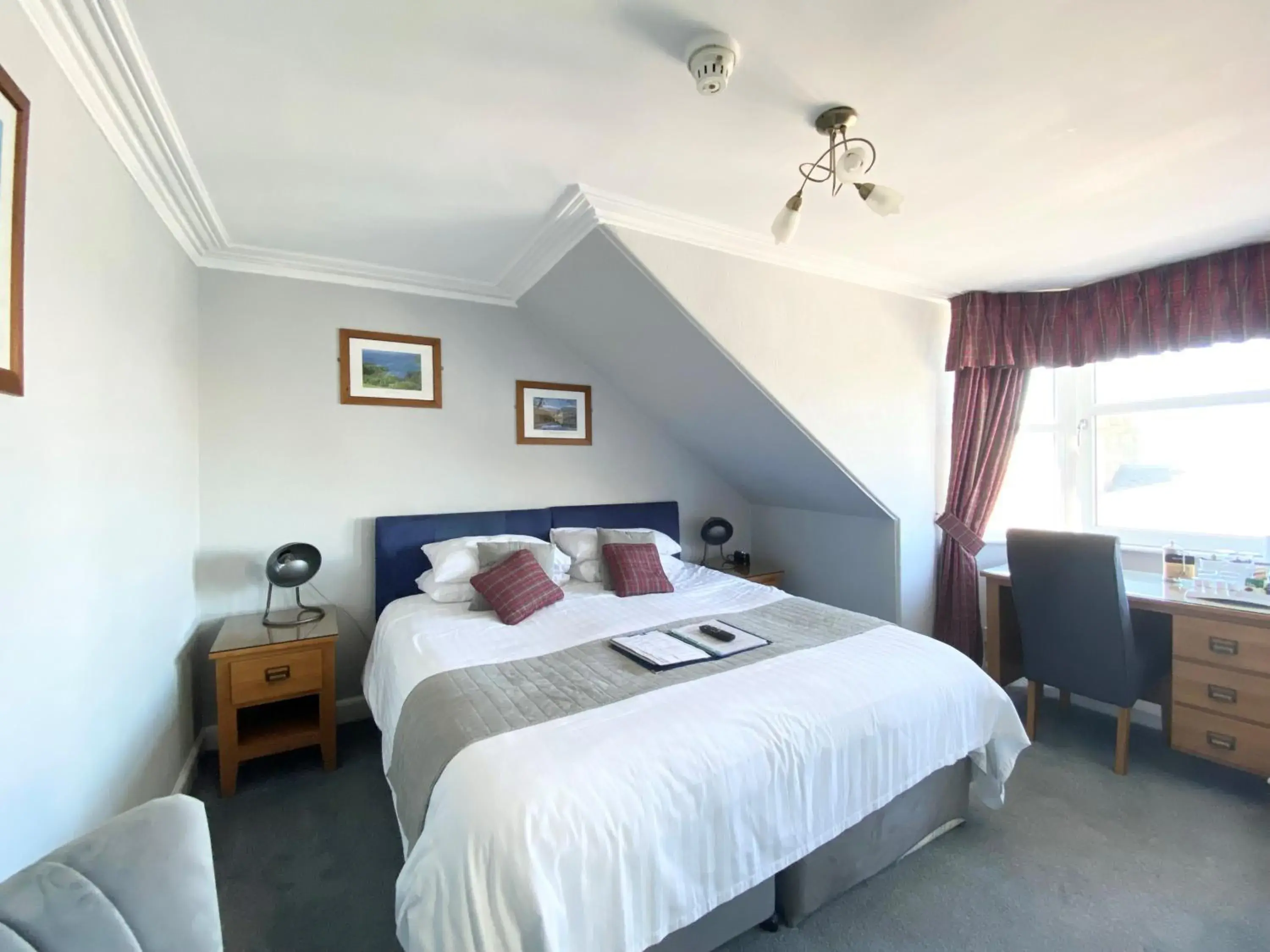Standard King Room - single occupancy in Daviot Guest House Standard King Room - single occupancy in Daviot Guest House