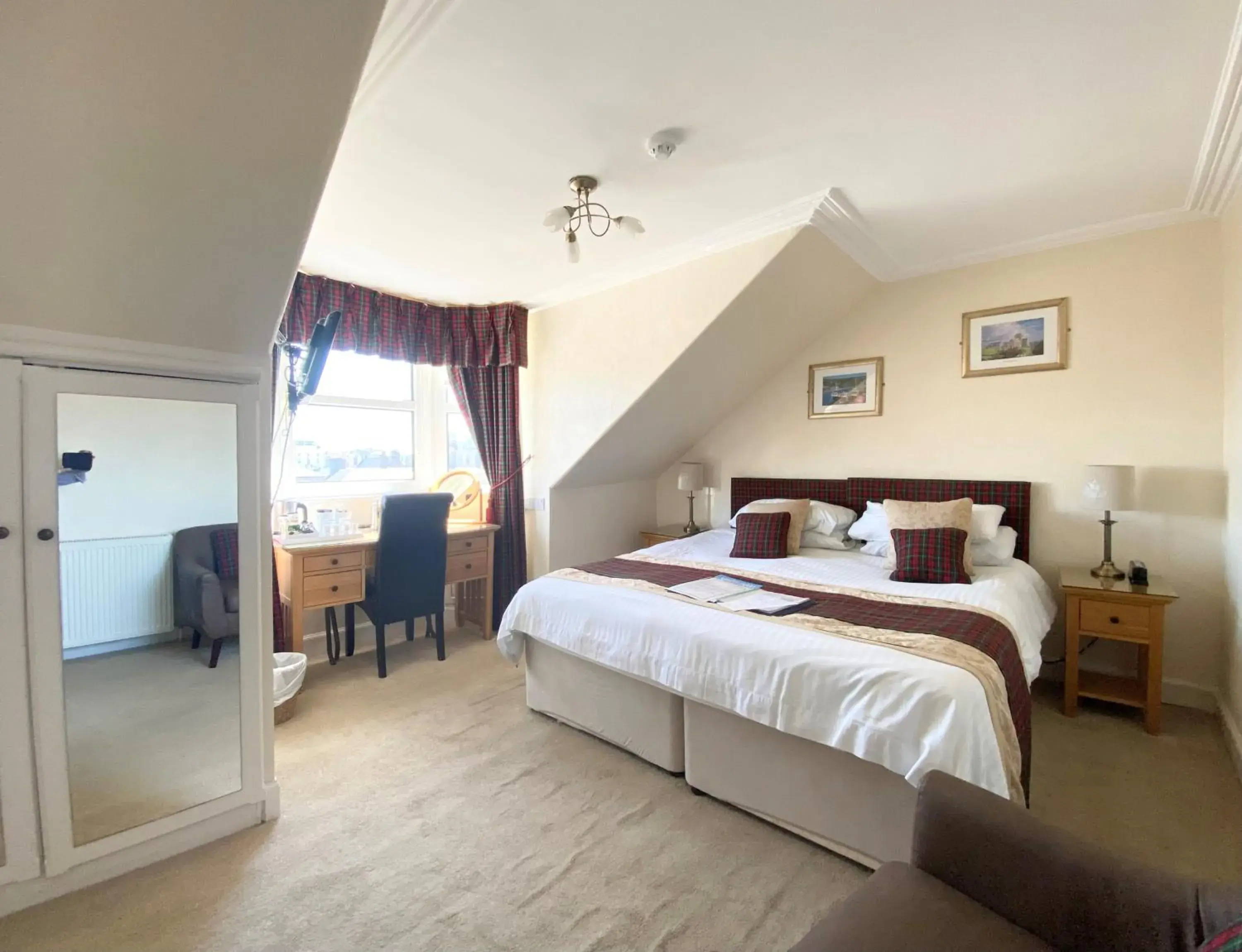 King Room - single occupancy in Daviot Guest House King Room - single occupancy in Daviot Guest House