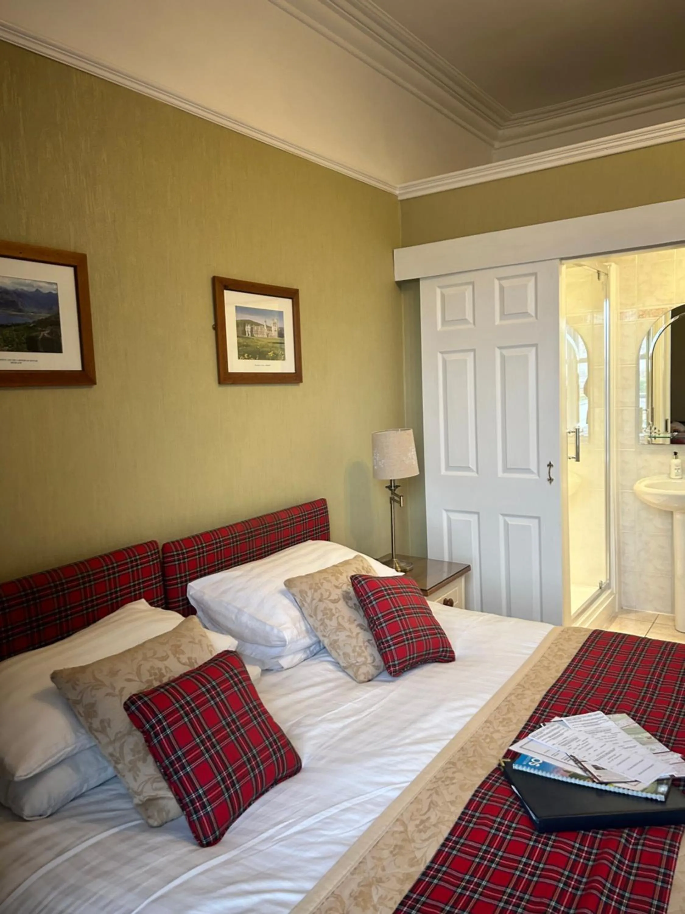 Bed in Daviot Guest House