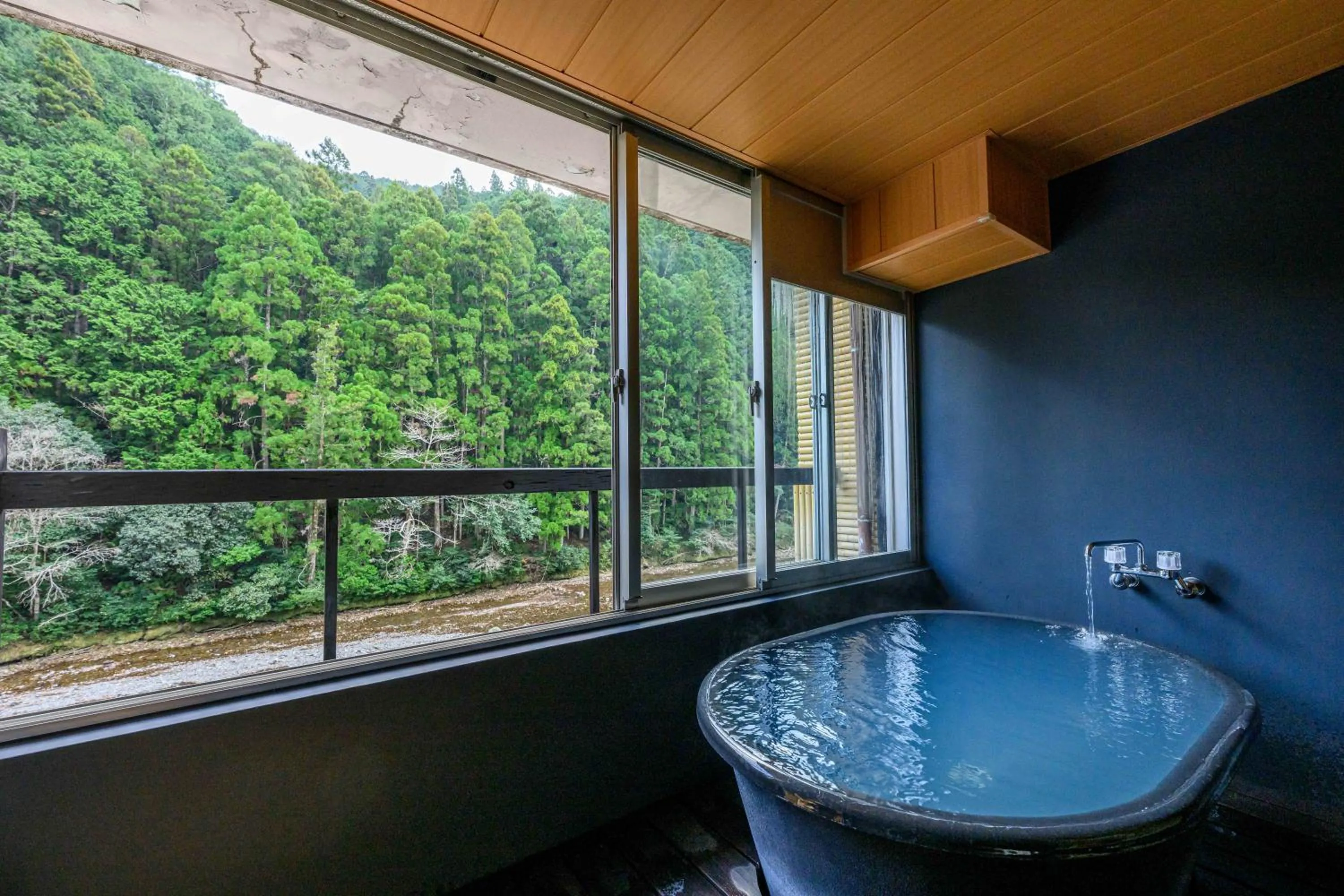 Open Air Bath in Sansuikan Kawayu Midoriya