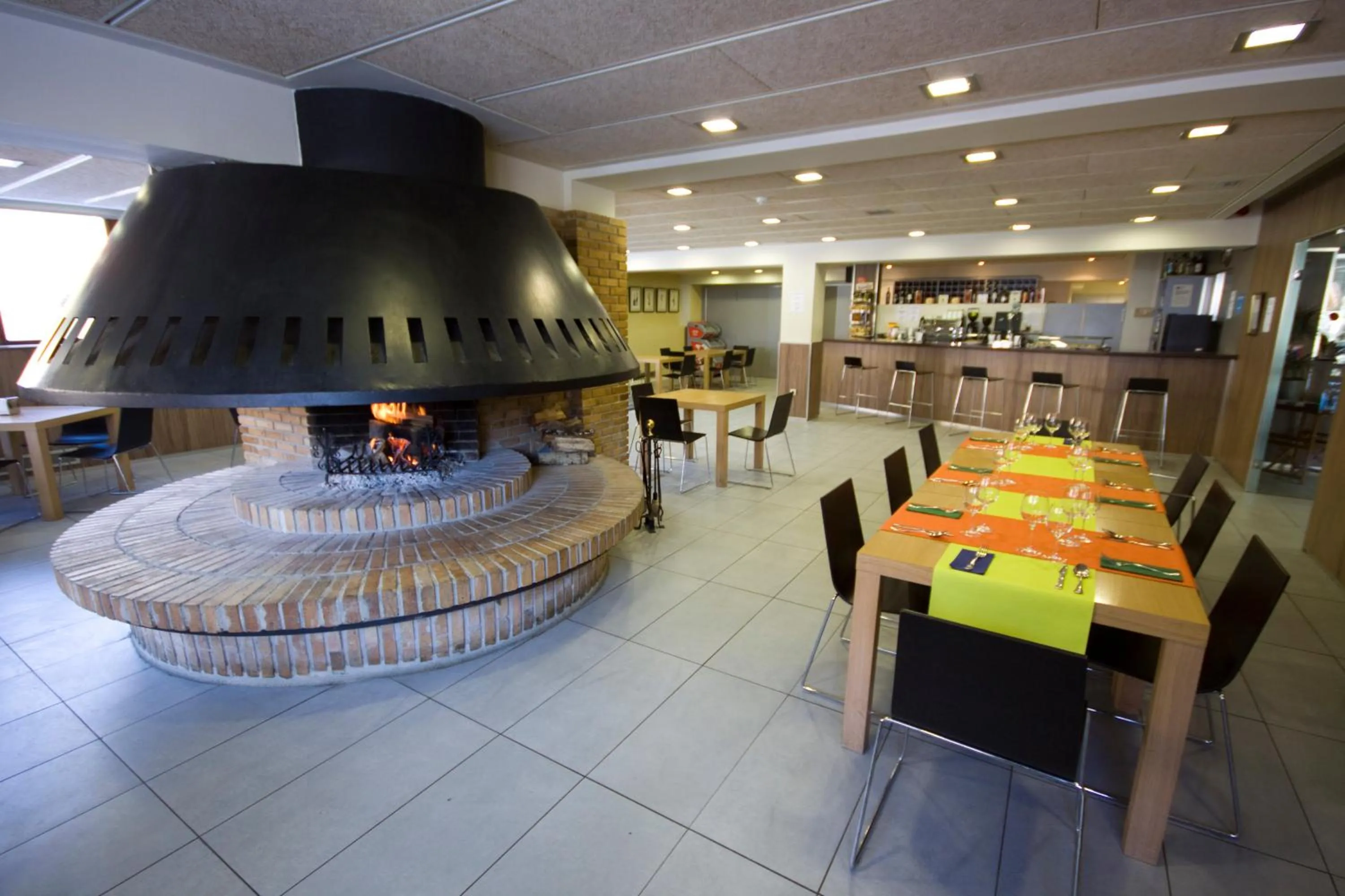 Restaurant/places to eat in Hotel y Apartamentos SNÖ Isaba