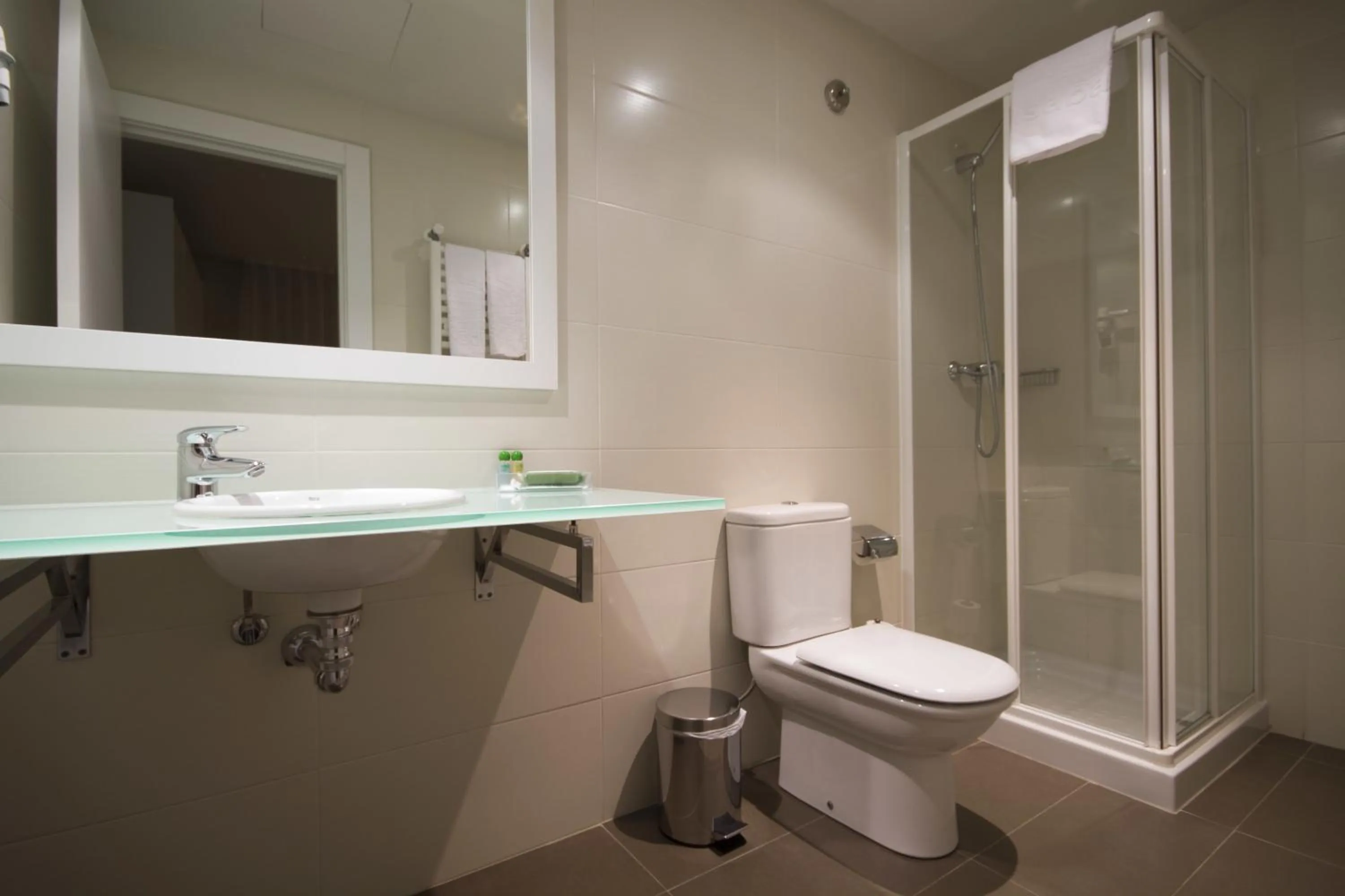 Shower in Hotel y Apartamentos SNÖ Isaba