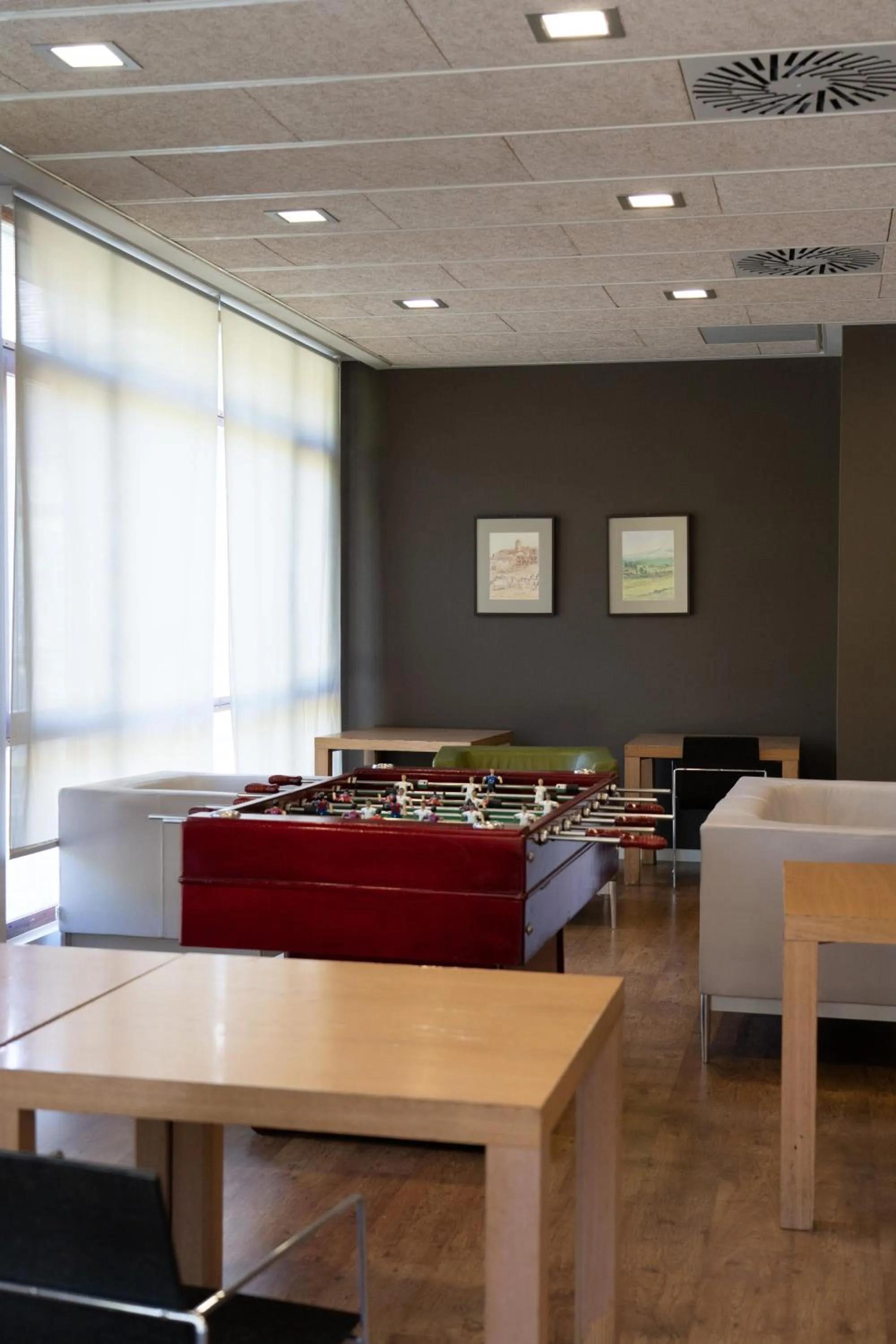 Lounge or bar in Hotel y Apartamentos SNÖ Isaba