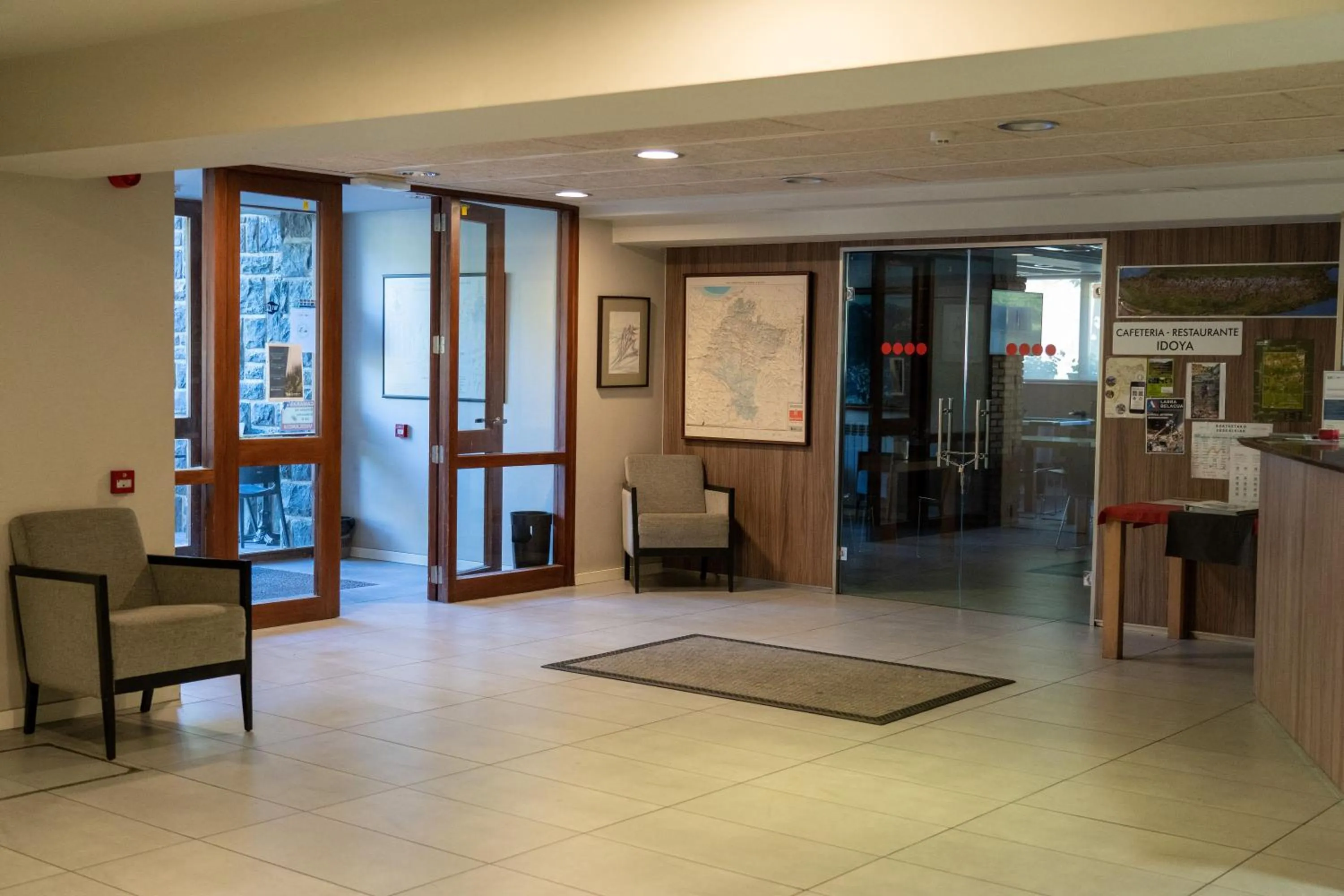 Lobby or reception in Hotel y Apartamentos SNÖ Isaba