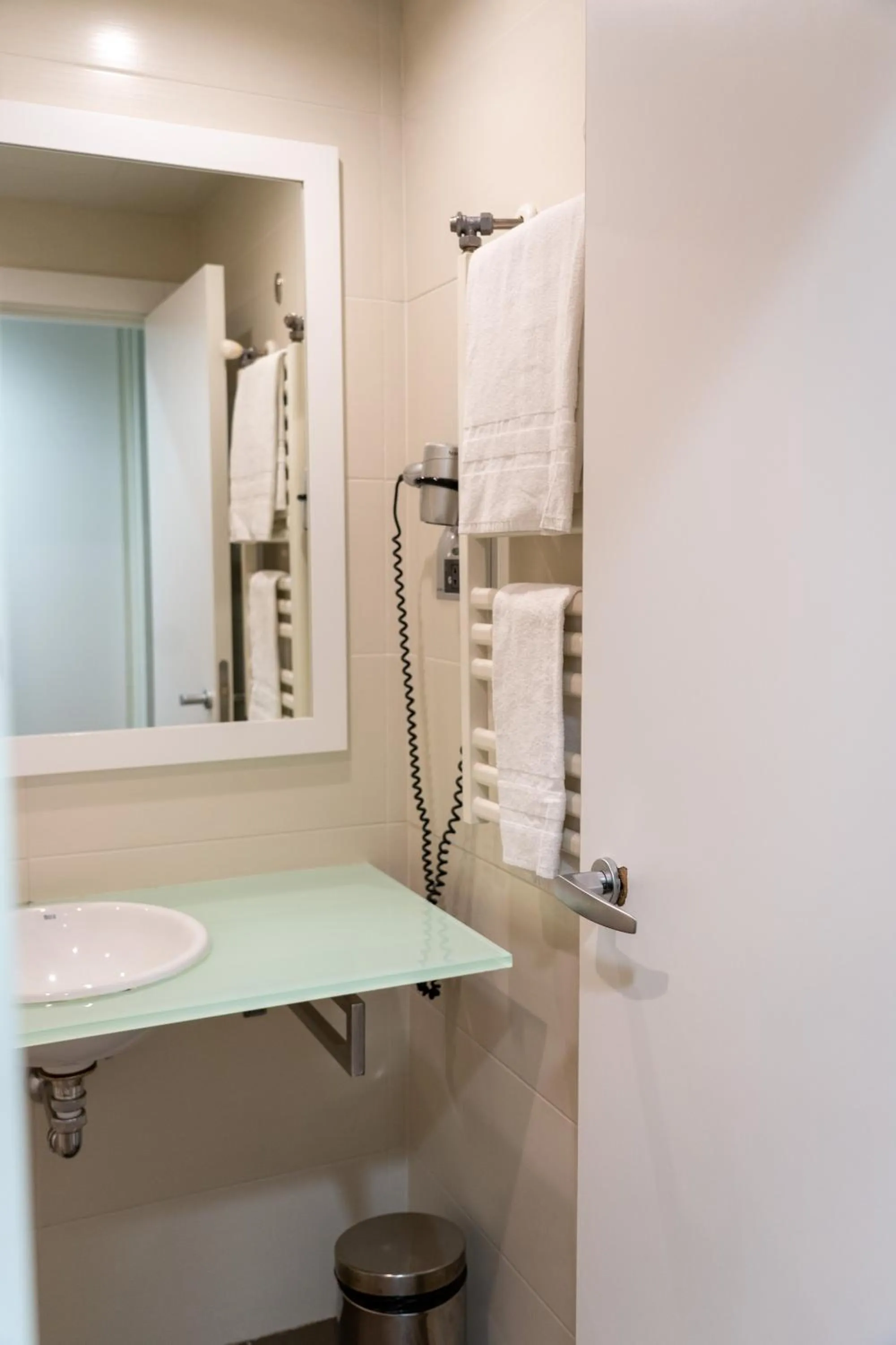 Bathroom in Hotel y Apartamentos SNÖ Isaba