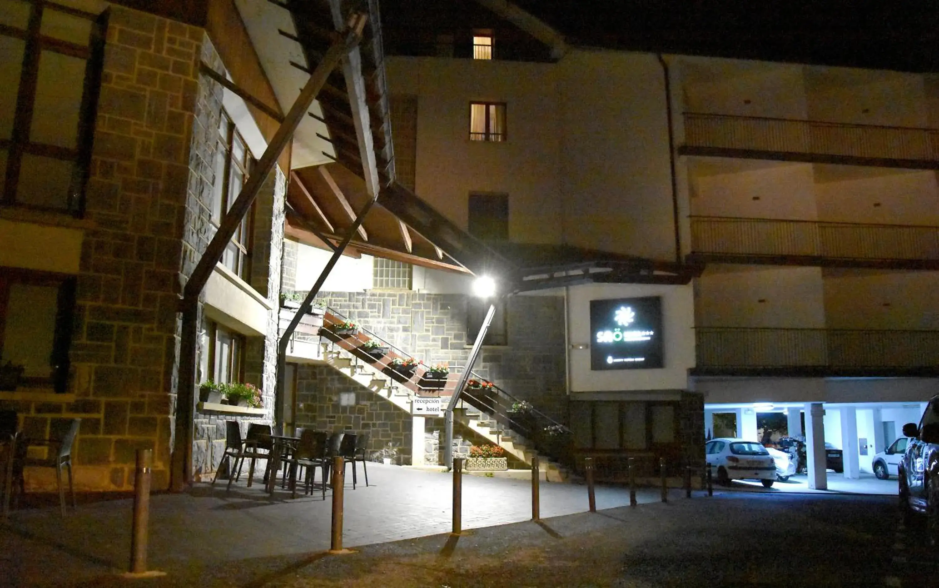 Property building in Hotel y Apartamentos SNÖ Isaba Property building in Hotel y Apartamentos SNÖ Isaba