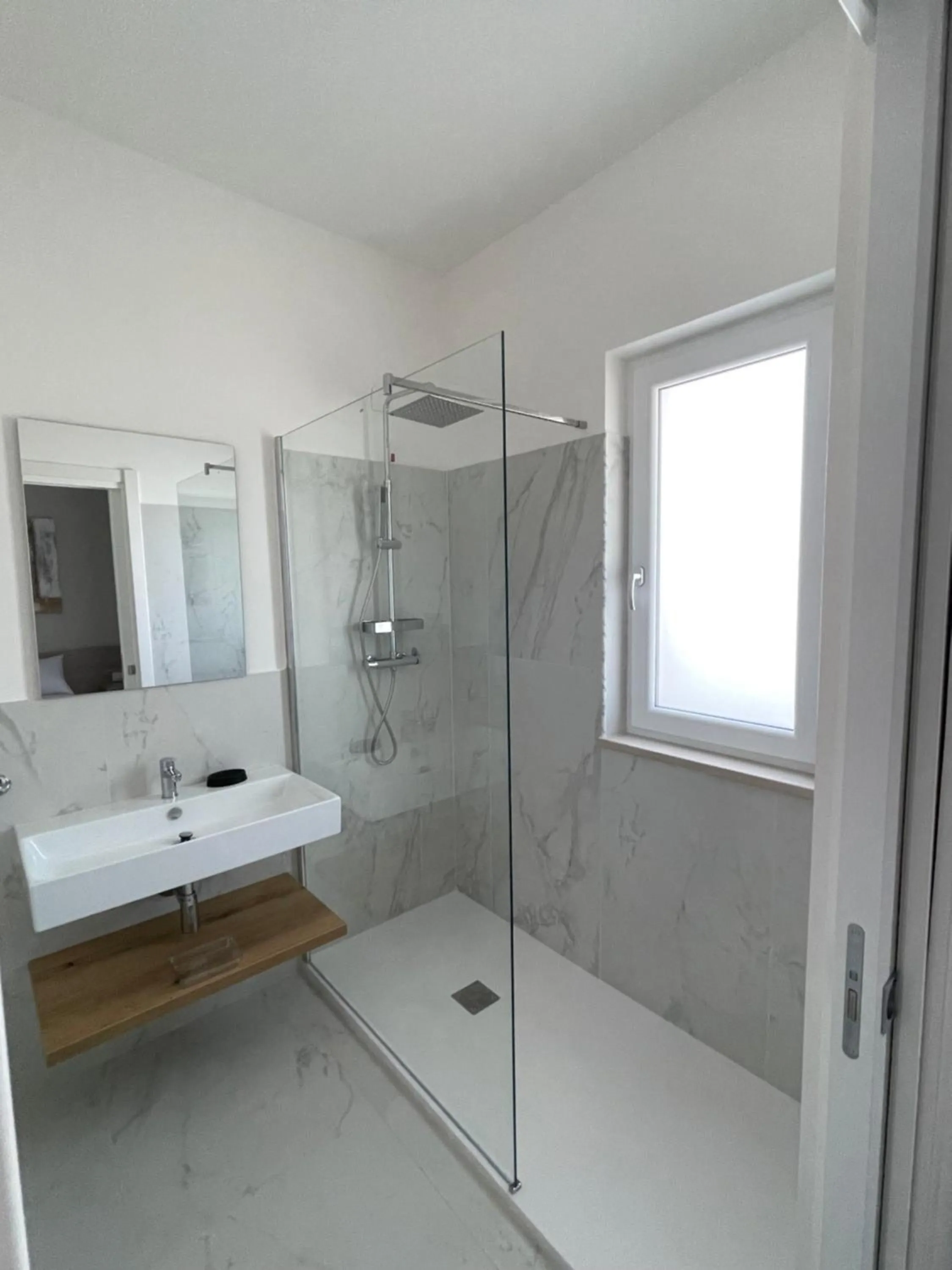 Shower in Hotel Diadema