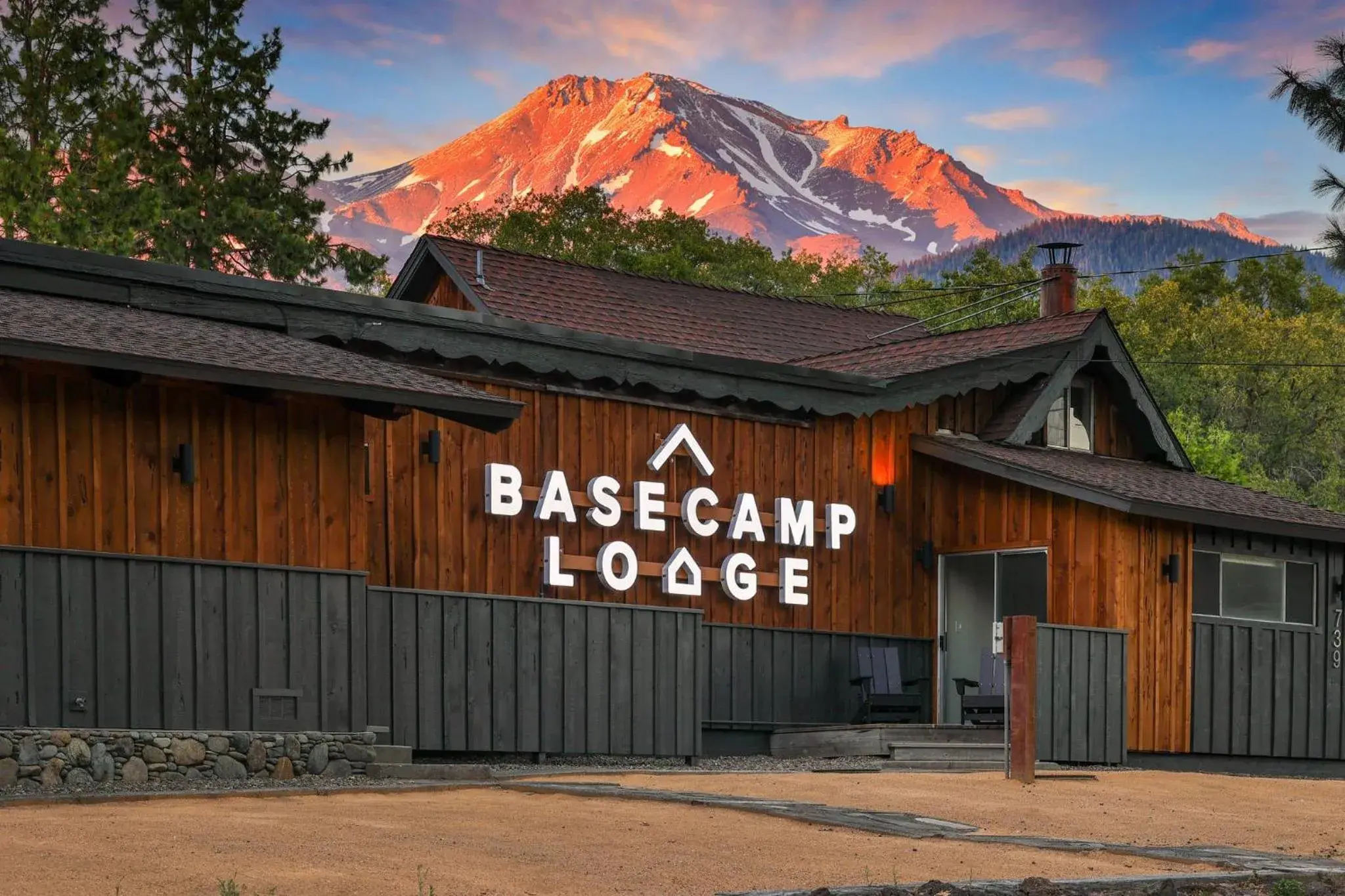 Basecamp Lodge Basecamp Lodge