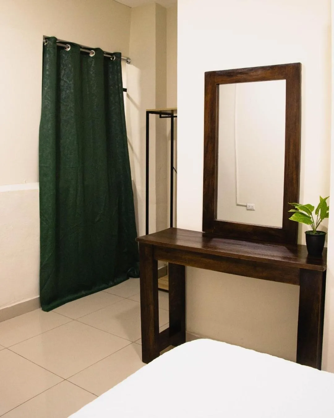 Bed in Lorenzo Hotel