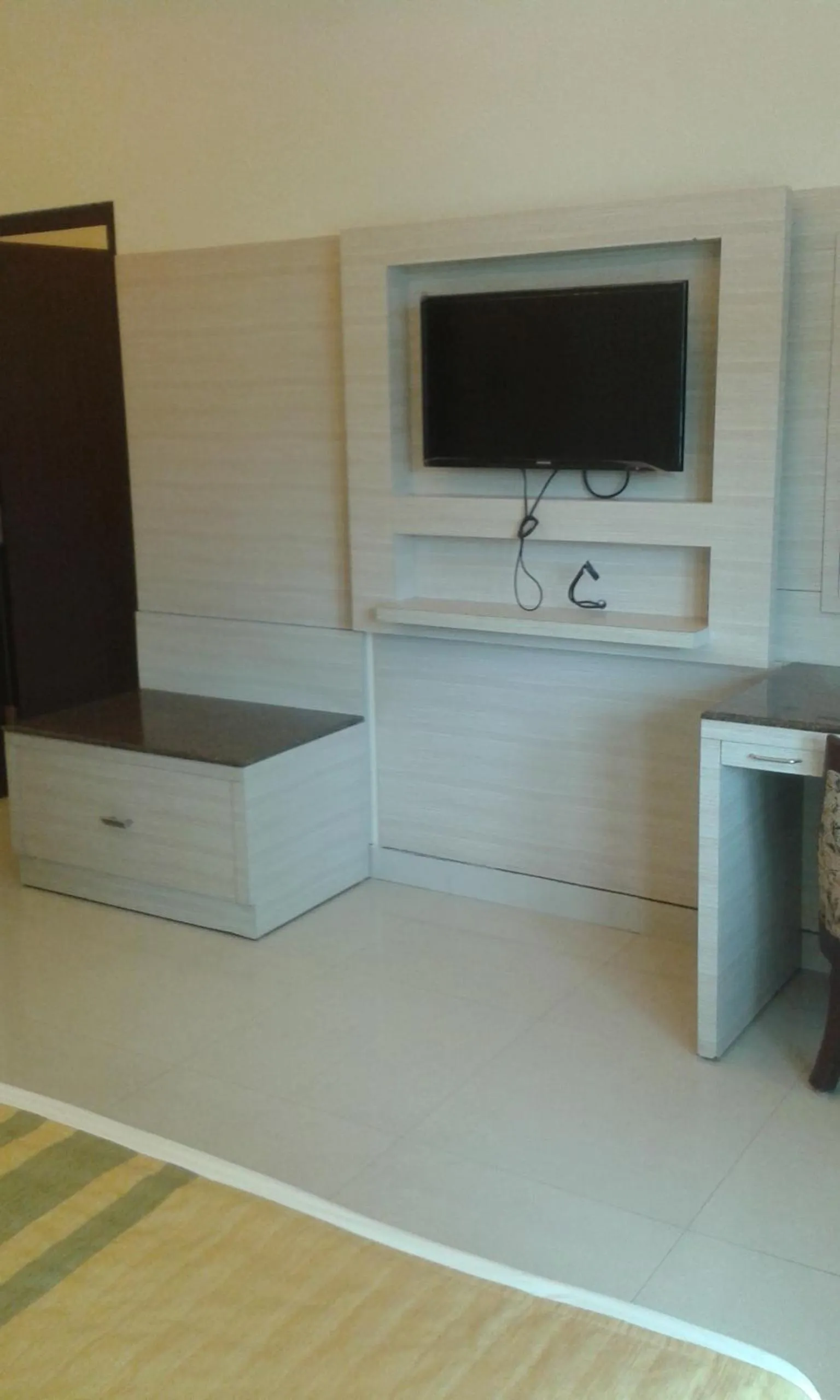 TV and multimedia in Hotel Shompen