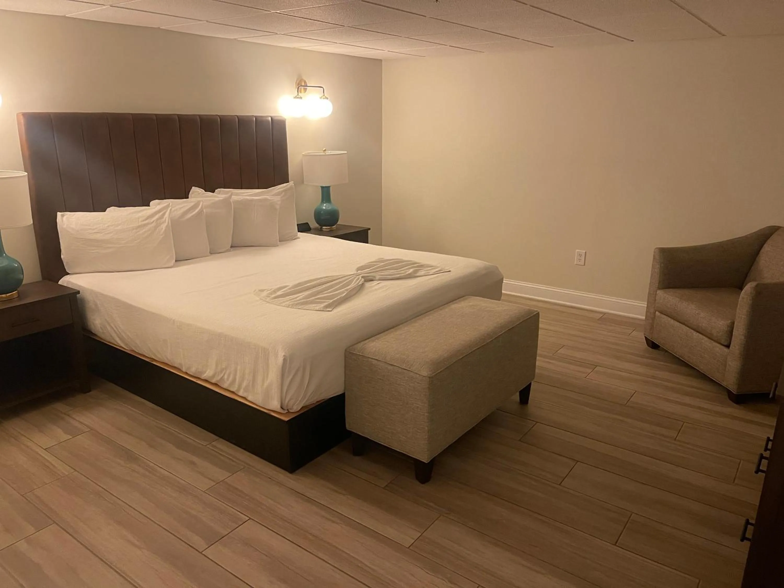 Bedroom, Bed in Montego Bay Resort