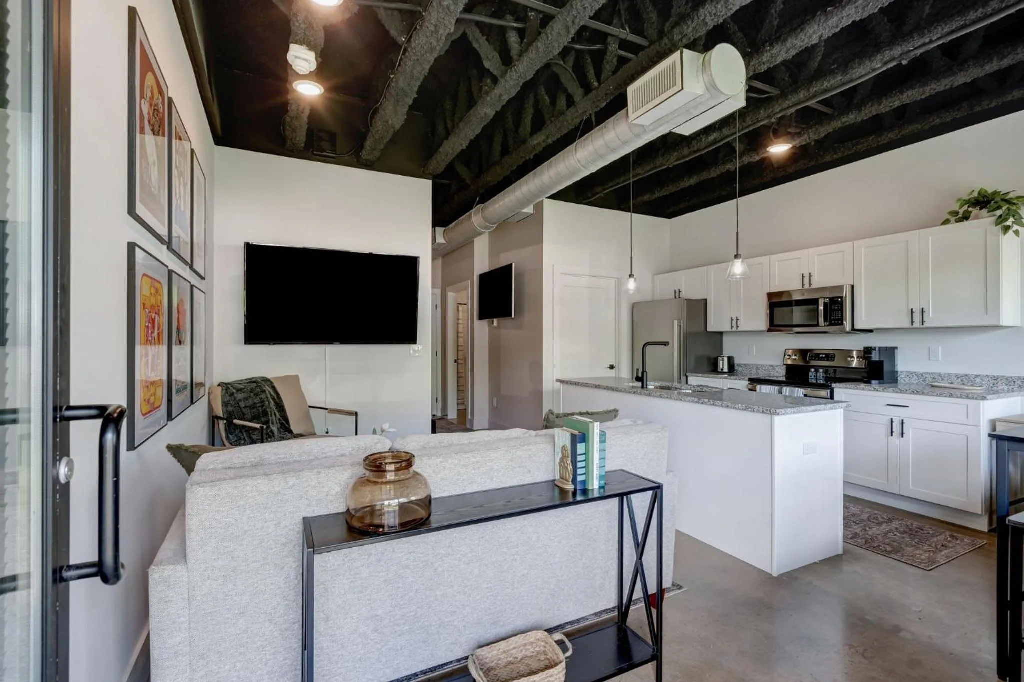 NEW Studio with 2 Beds 7 mins to Broadway