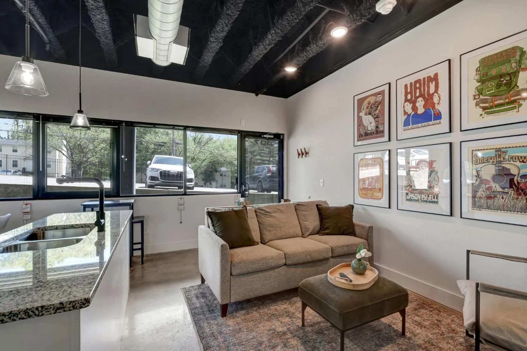 NEW Studio with 2 Beds 7 mins to Broadway