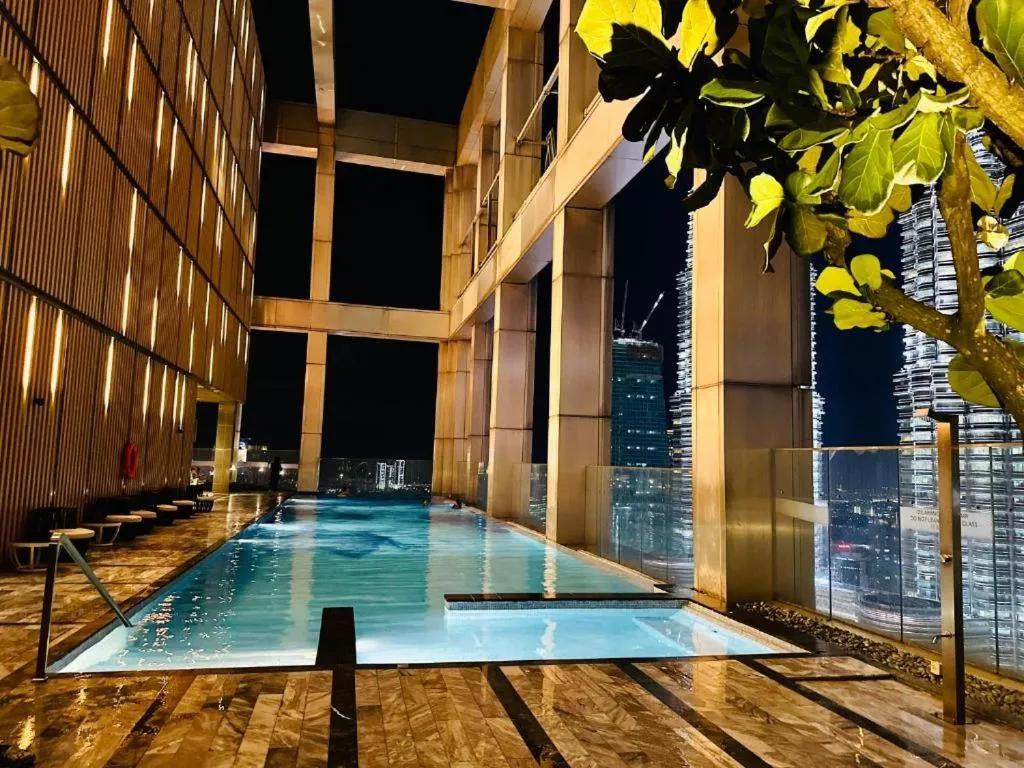 Swimming pool in Tropicana The Residences by uBook