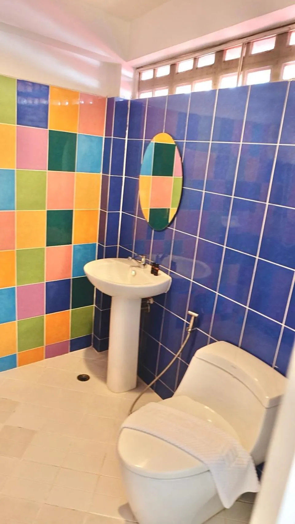 Bathroom in Yellow Lamoon Hotel