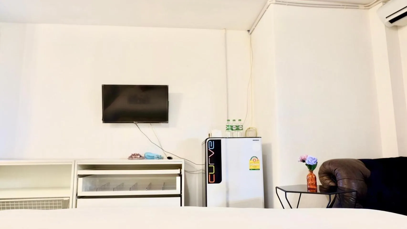 TV and multimedia in Yellow Lamoon Hotel