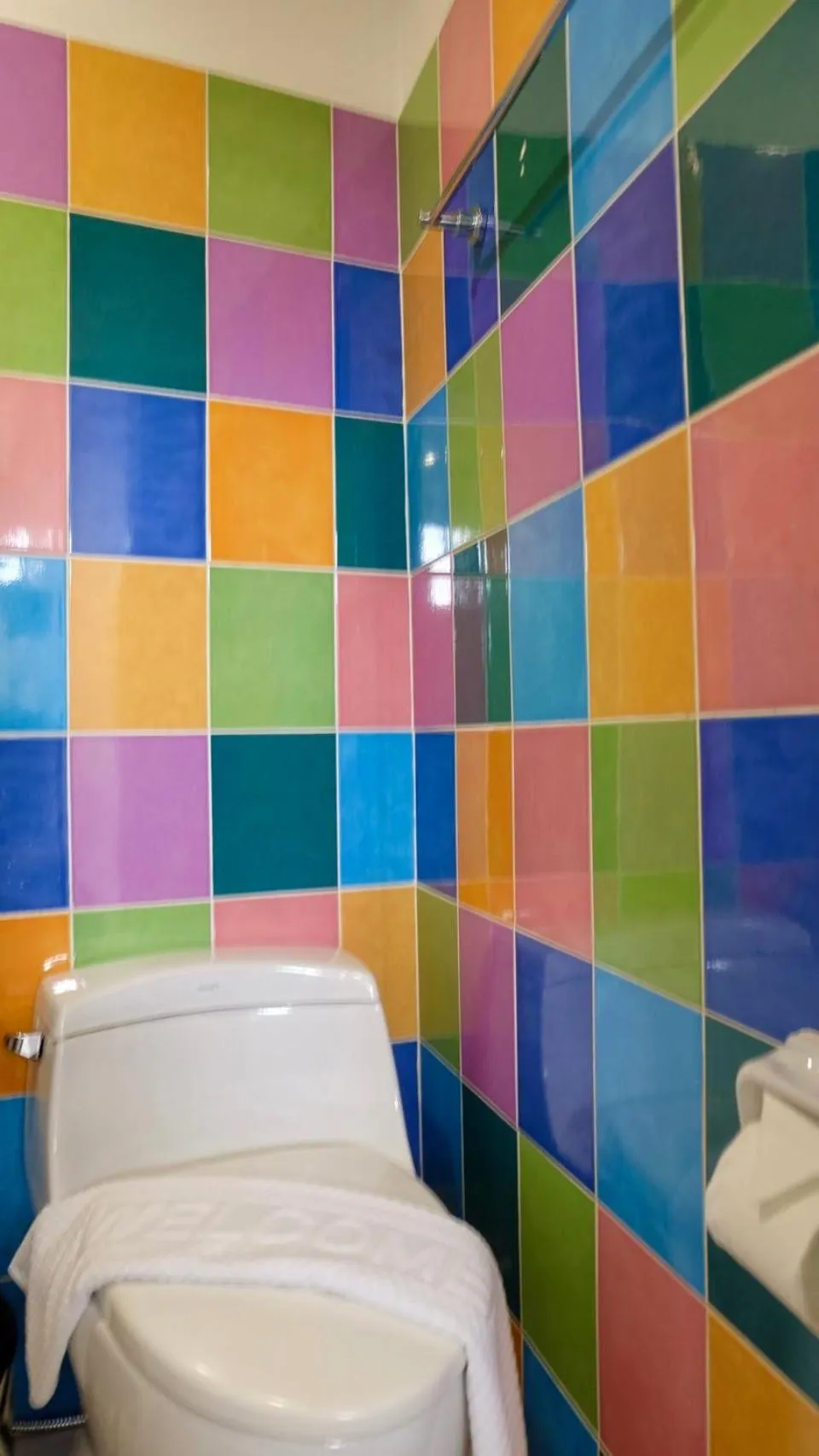 Bathroom in Yellow Lamoon Hotel