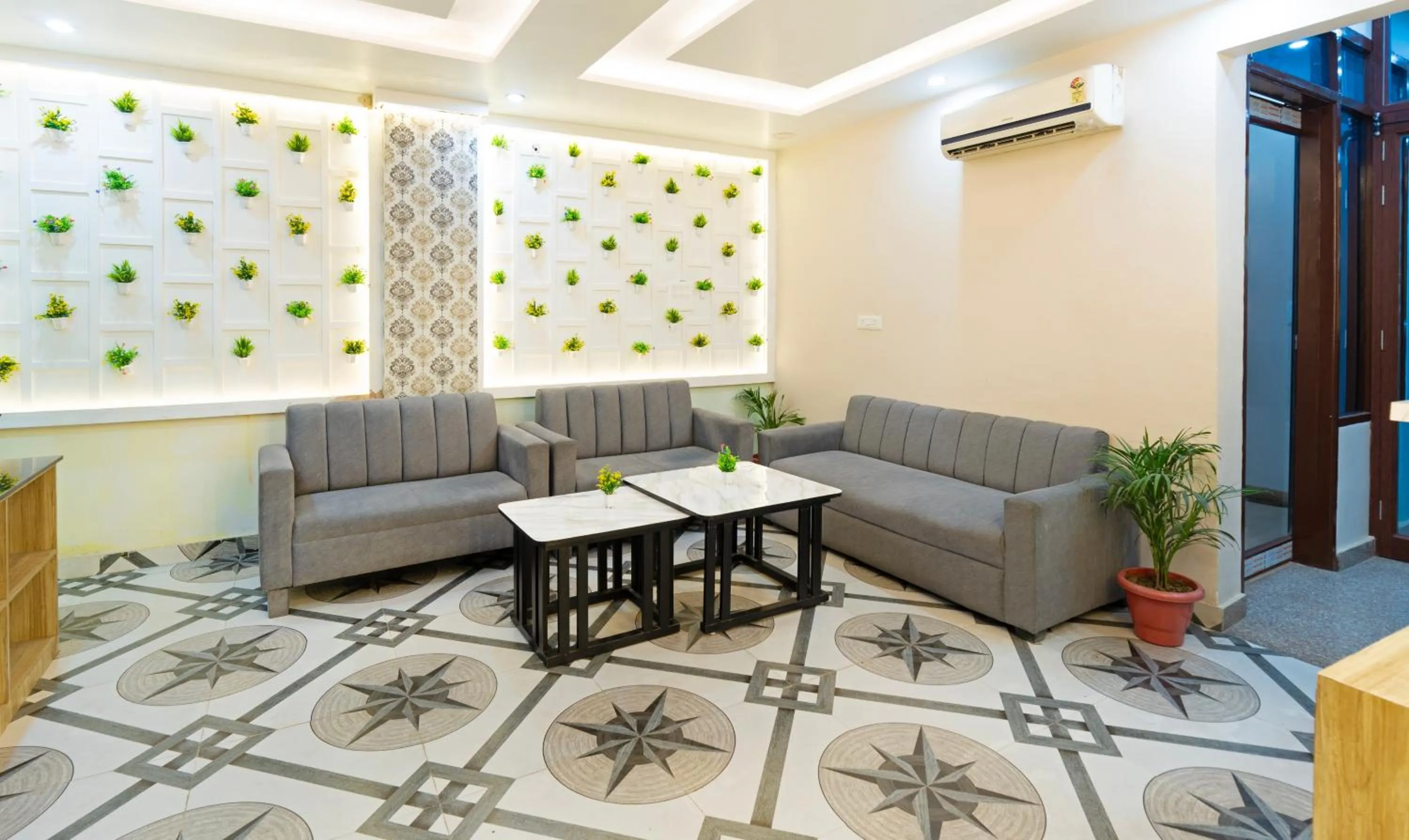 Seating area in Treebo Om Shree Banaras