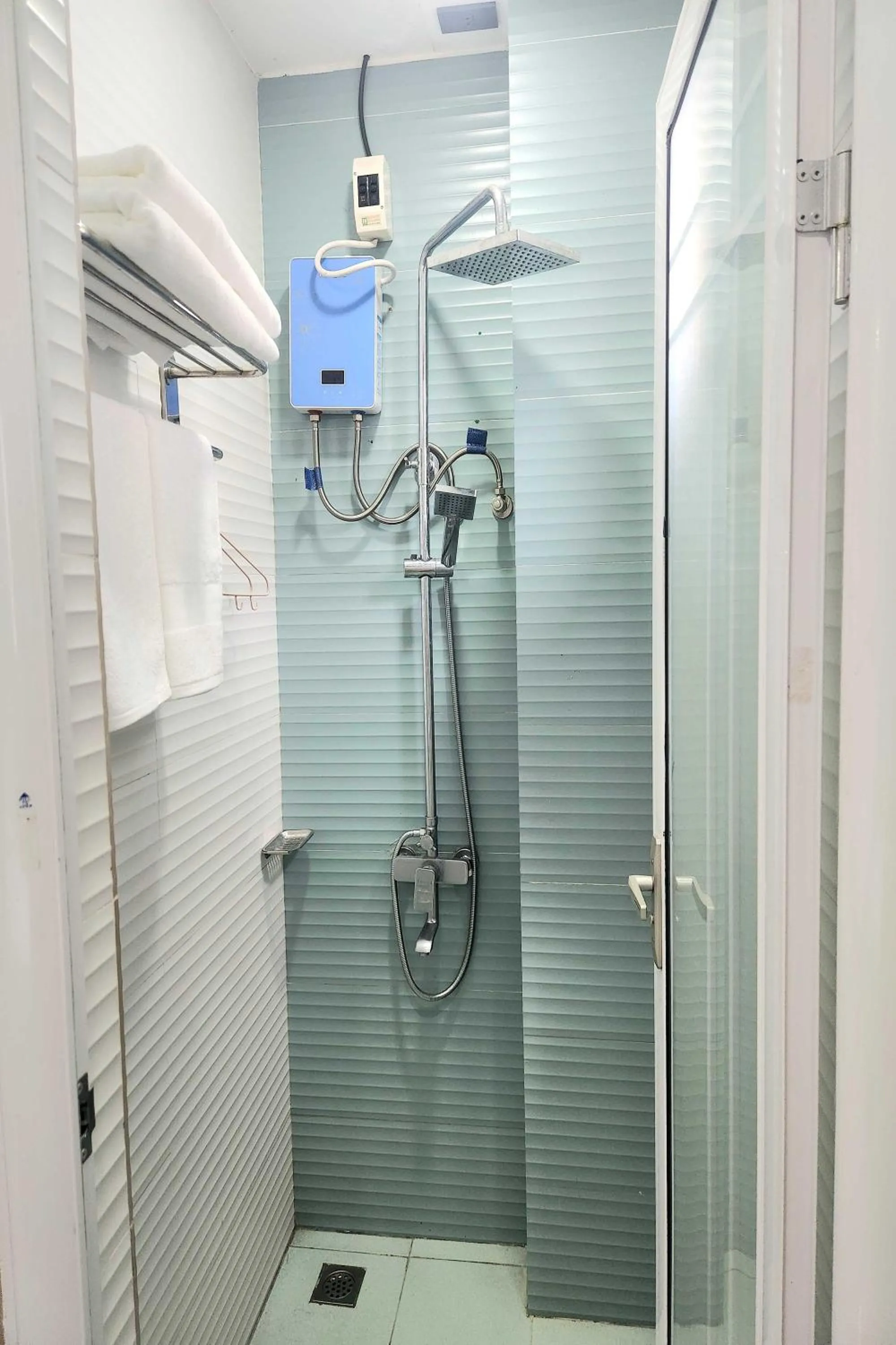 Bathroom in Qingqing Hotel Pasay Manila near MOA