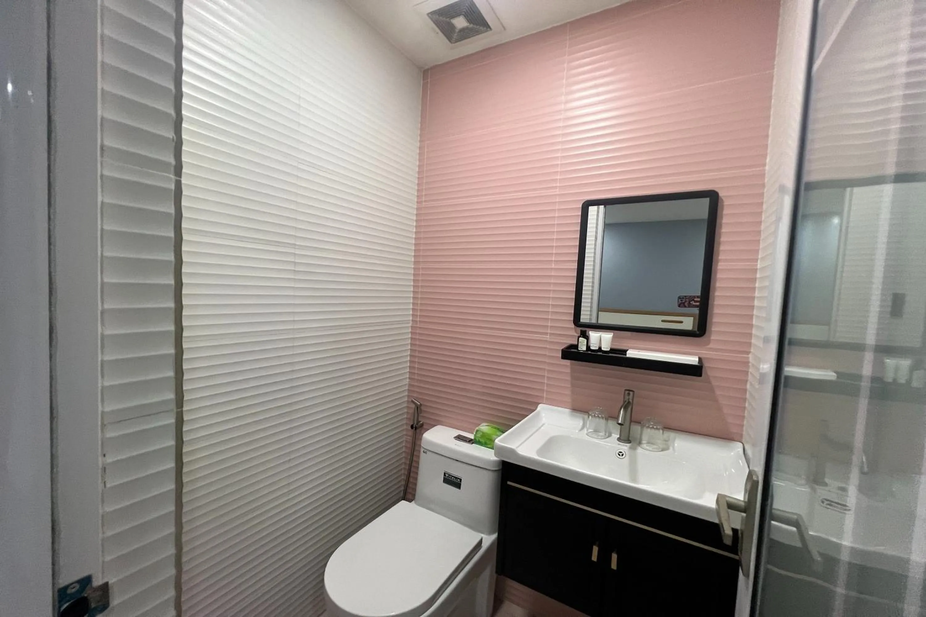 Bathroom in Qingqing Hotel Pasay Manila near MOA