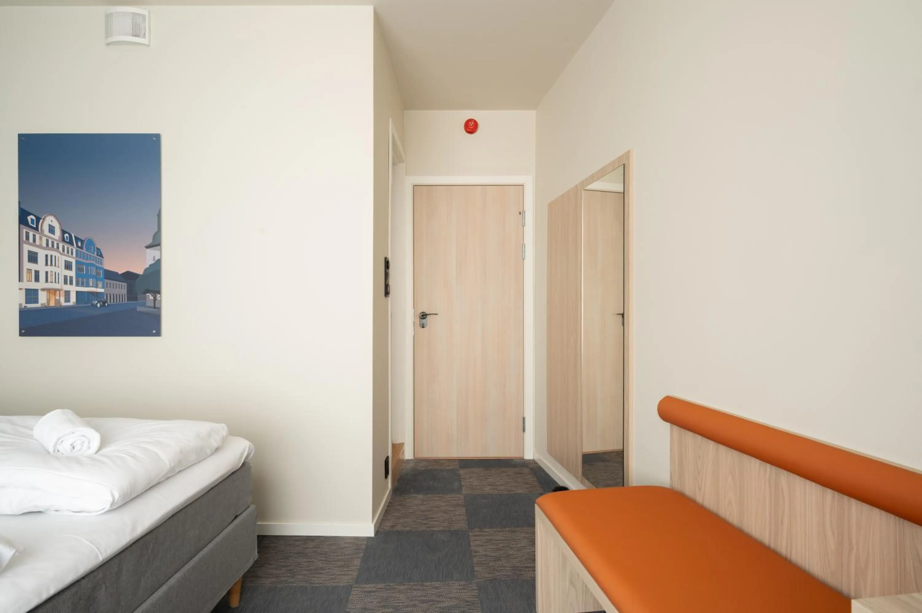 Photo of the whole room, Bed in BREEZE Hotel Victoria - Self-Service