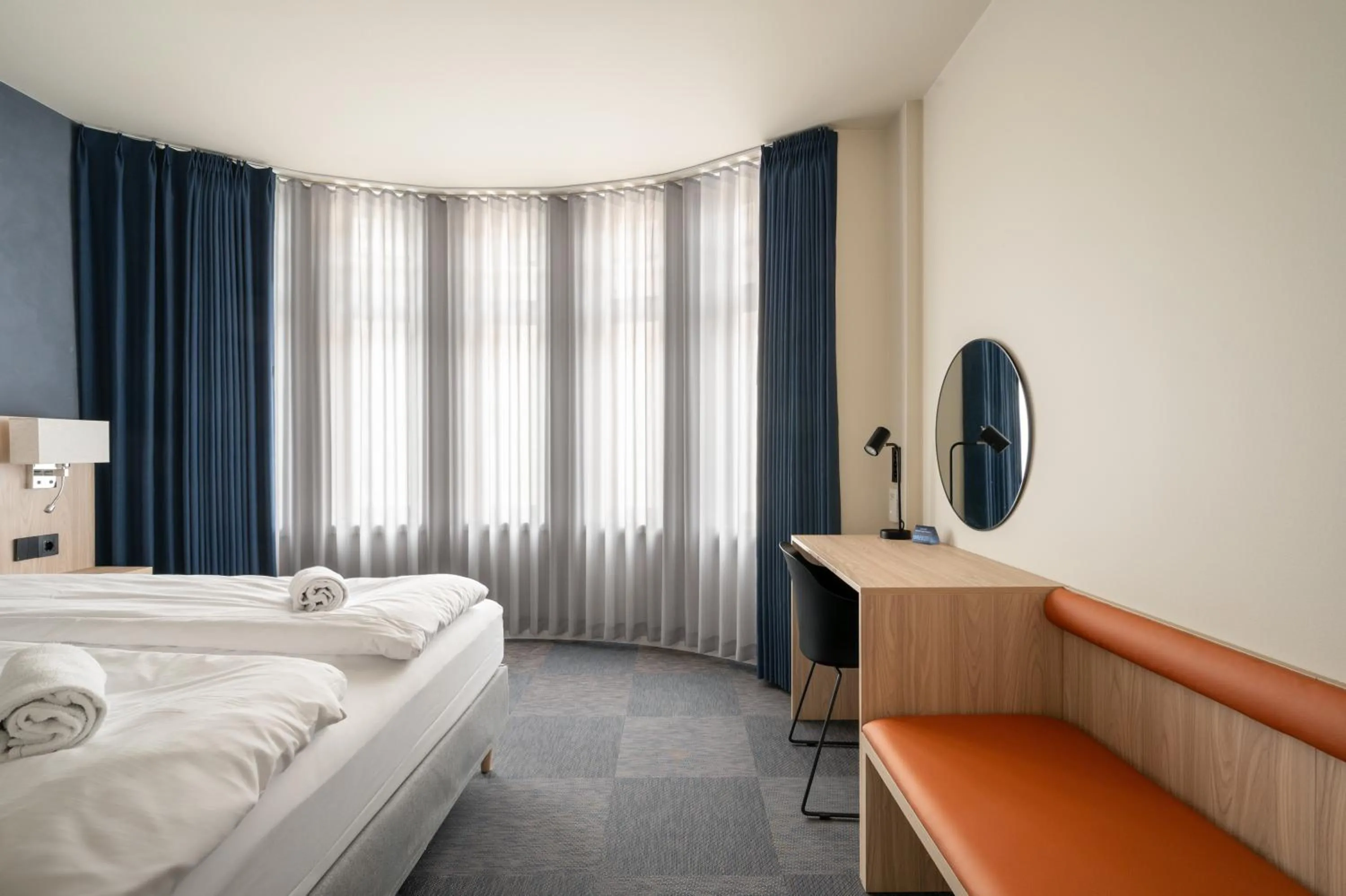 Photo of the whole room, Bed in BREEZE Hotel Victoria - Self-Service