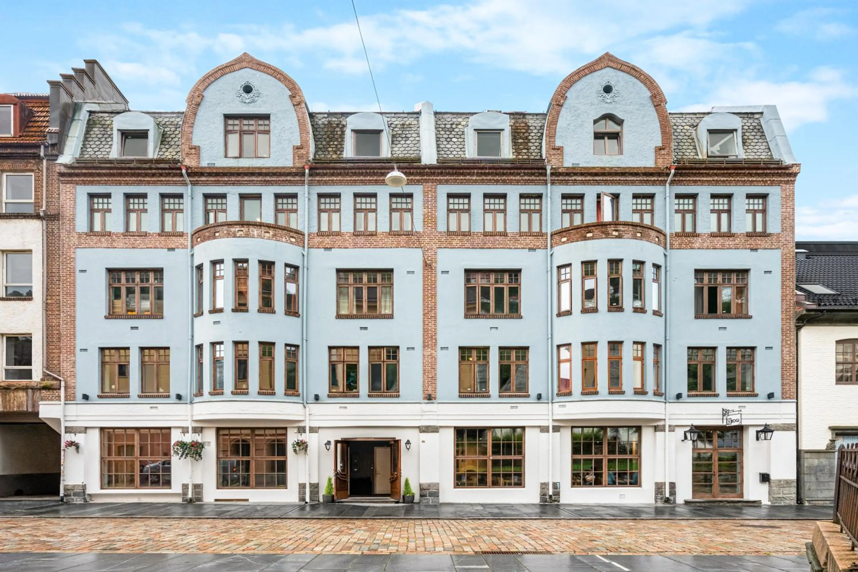 Property building in BREEZE Hotel Victoria - Self-Service