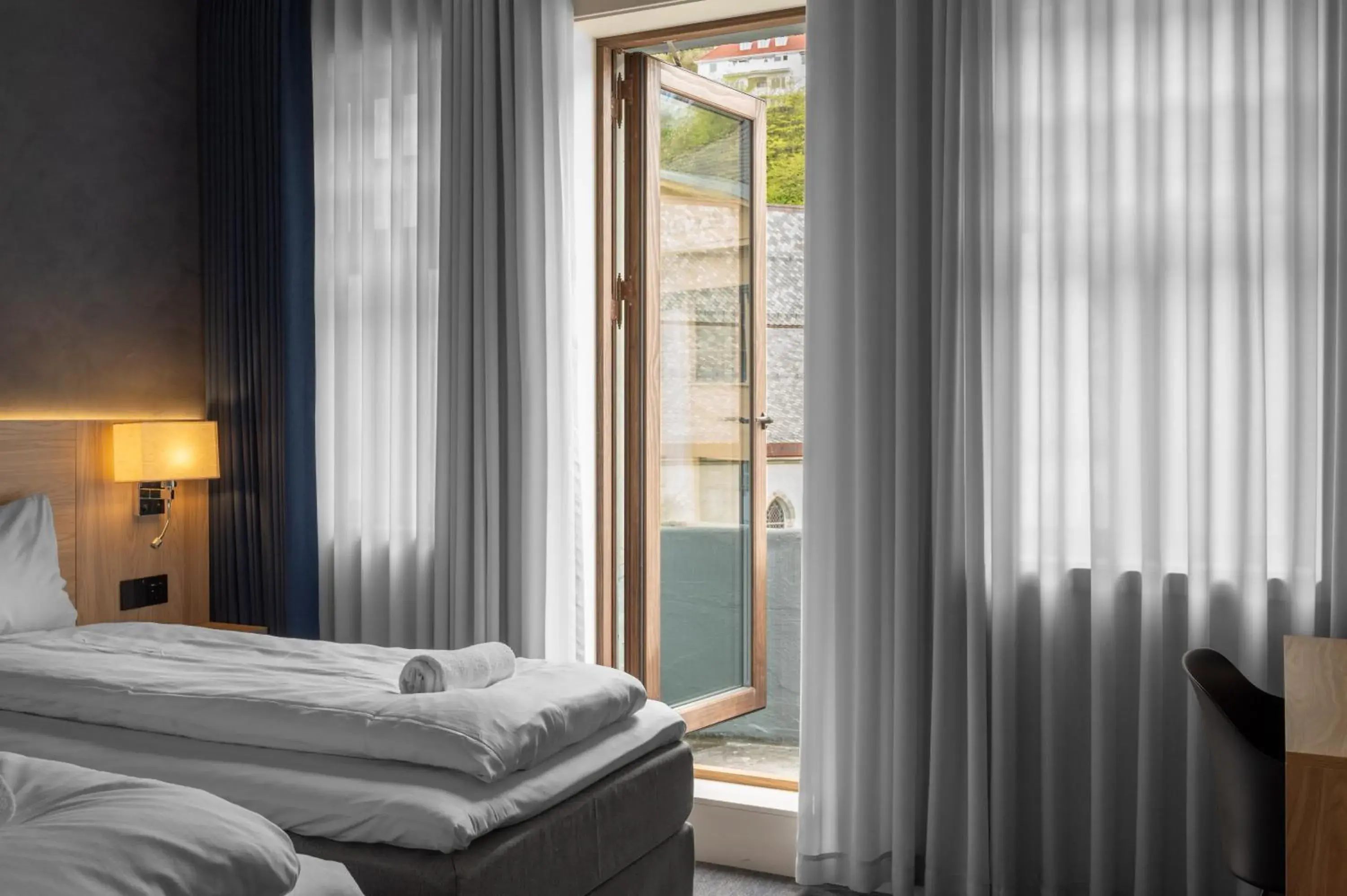 Twin Room in BREEZE Hotel Victoria - Self-Service Twin Room in BREEZE Hotel Victoria - Self-Service