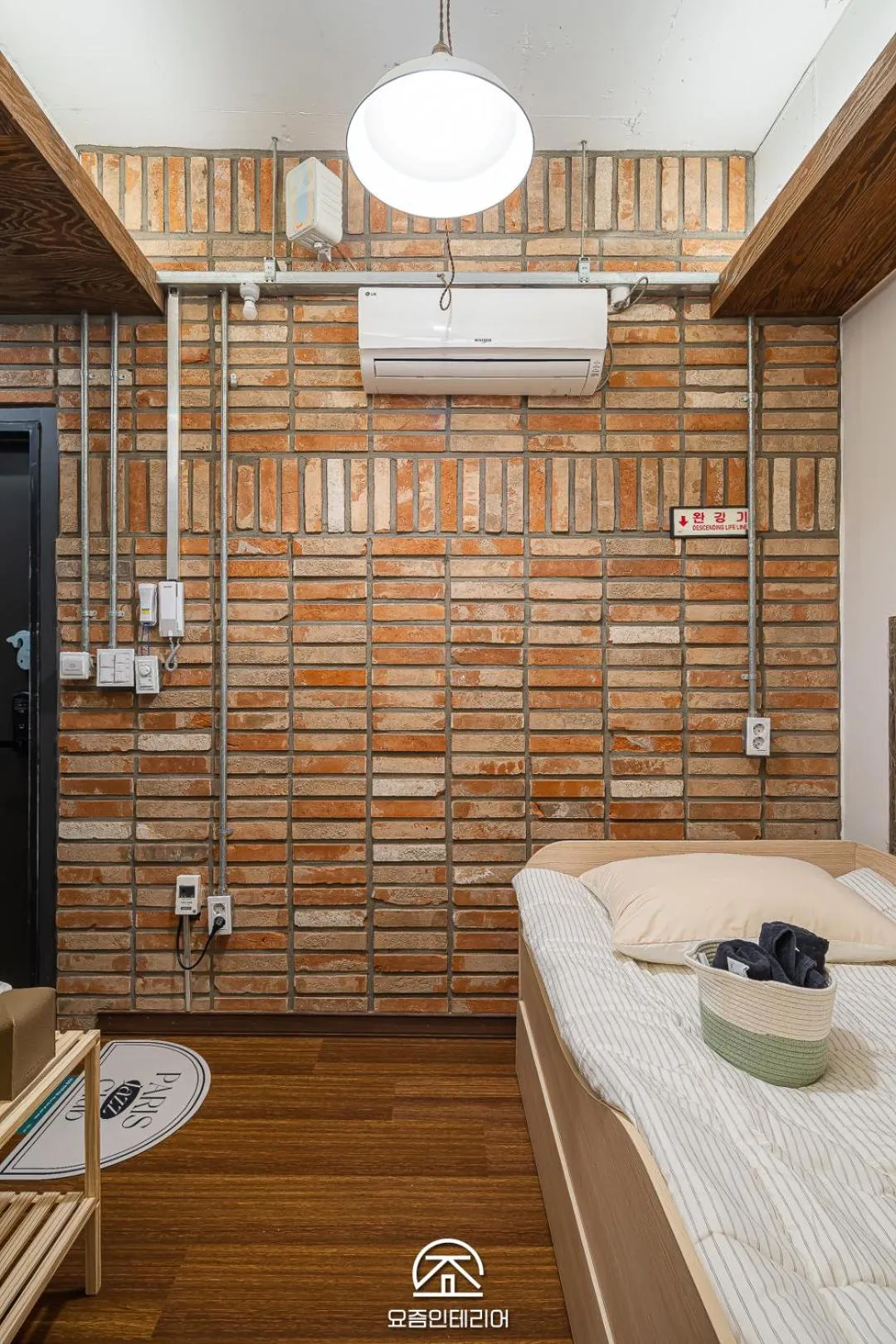 Bedroom in Travel Light Hostel