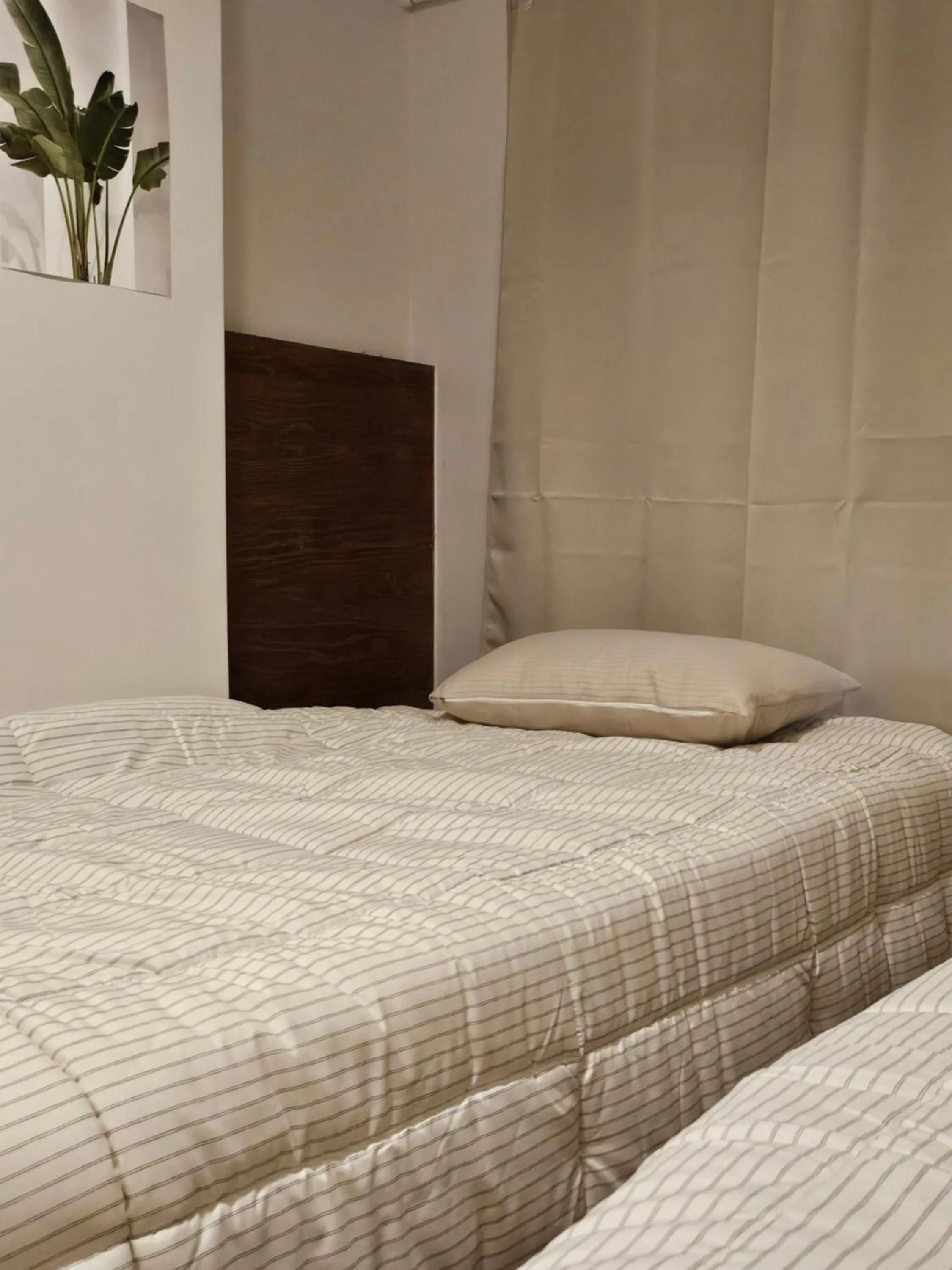 Bedroom, Bed in Travel Light Hostel