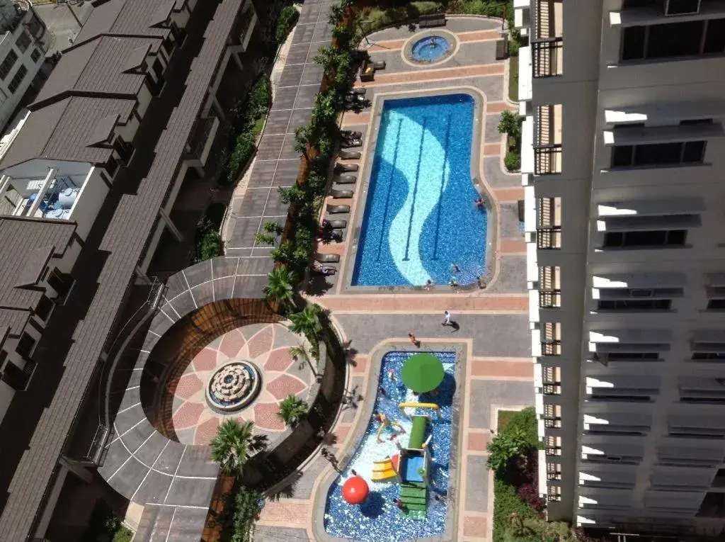 Swimming pool in Cozy Pad in Cubao Swimming pool in Cozy Pad in Cubao