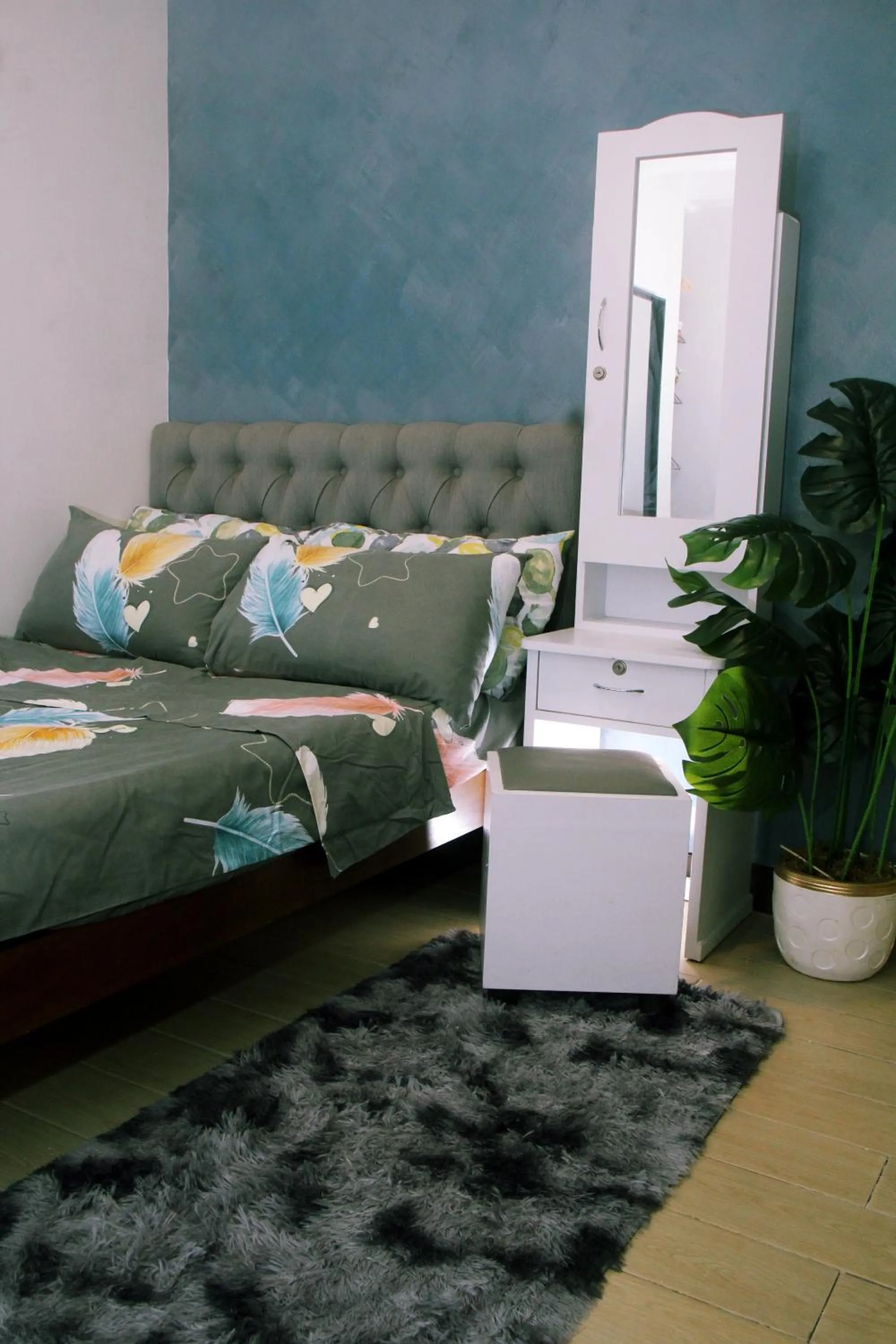 Bed in Cozy Pad in Cubao