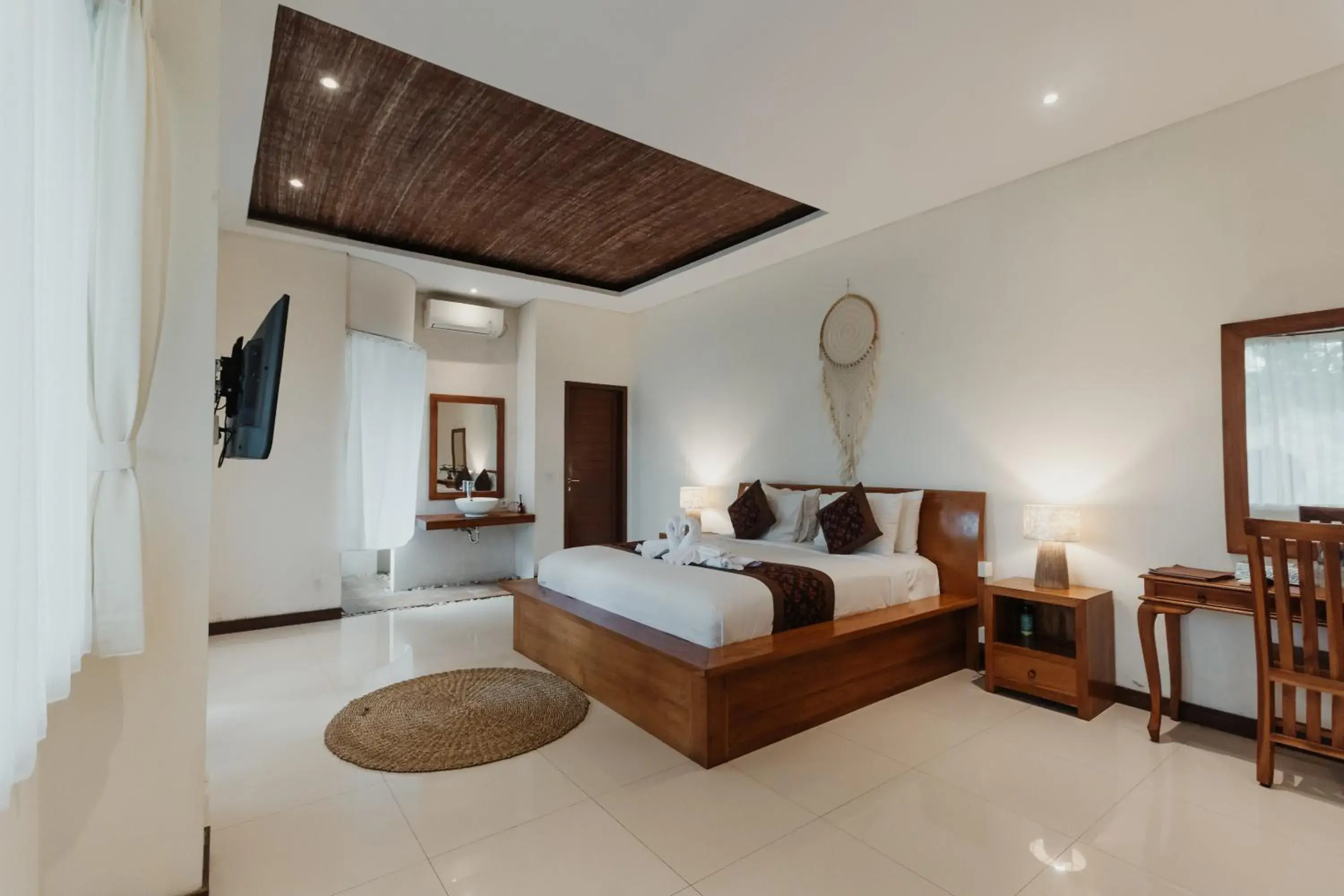 Deluxe Suite Jungle View in The Iyang Ubud Deluxe Suite Jungle View in The Iyang Ubud