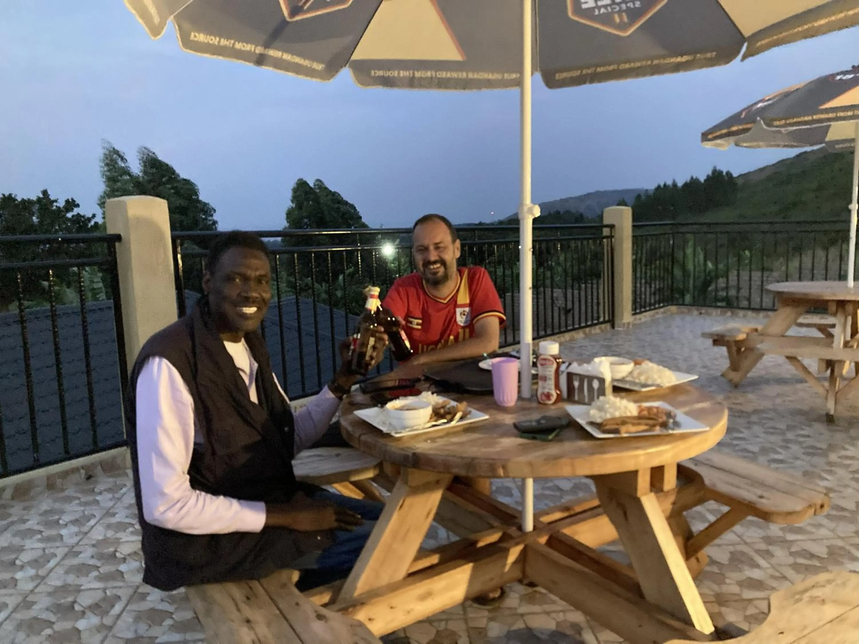 Restaurant/places to eat in Stevalyn's Ridge View Lodge