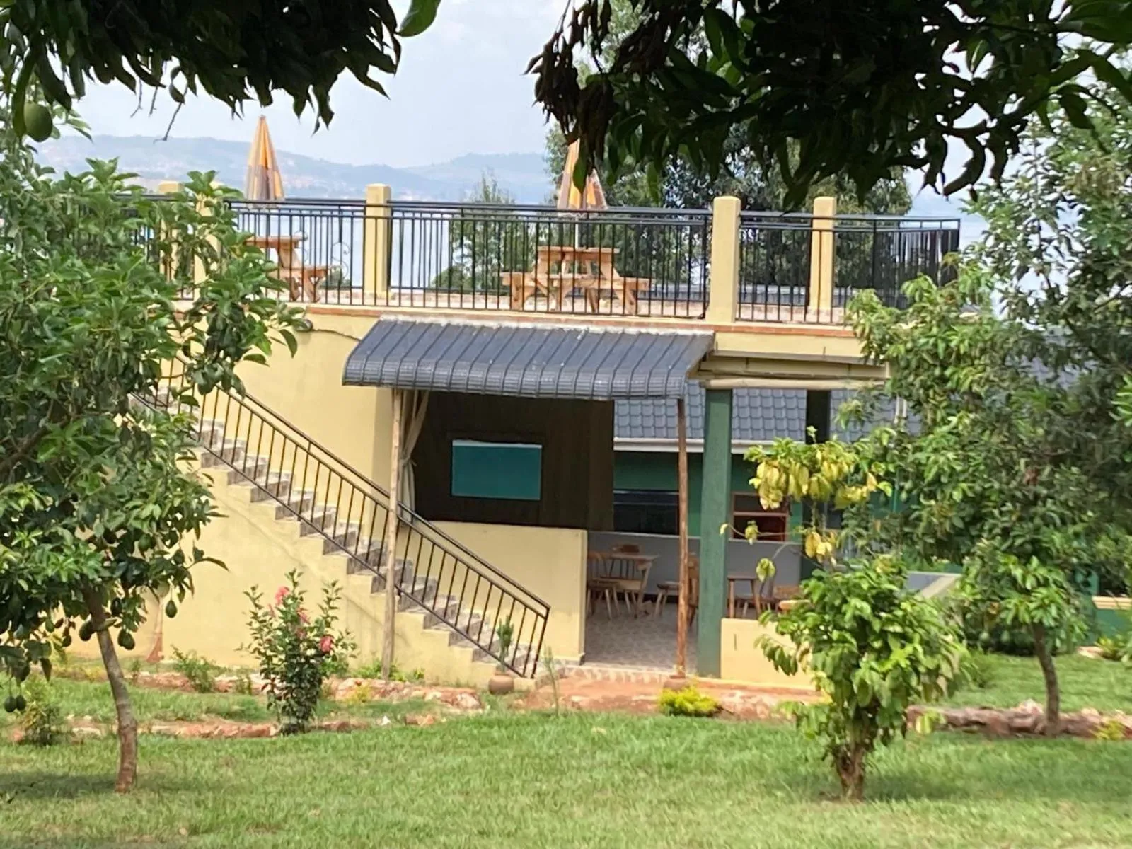 Property building in Stevalyn's Ridge View Lodge