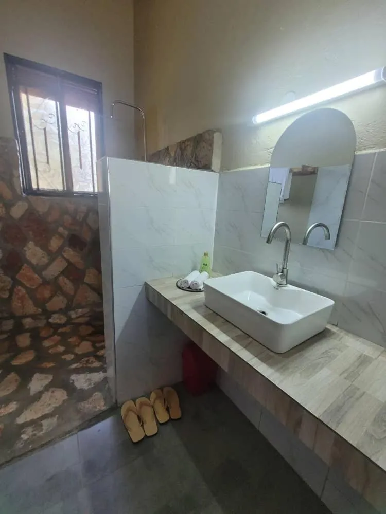 Bathroom in Stevalyn's Ridge View Lodge