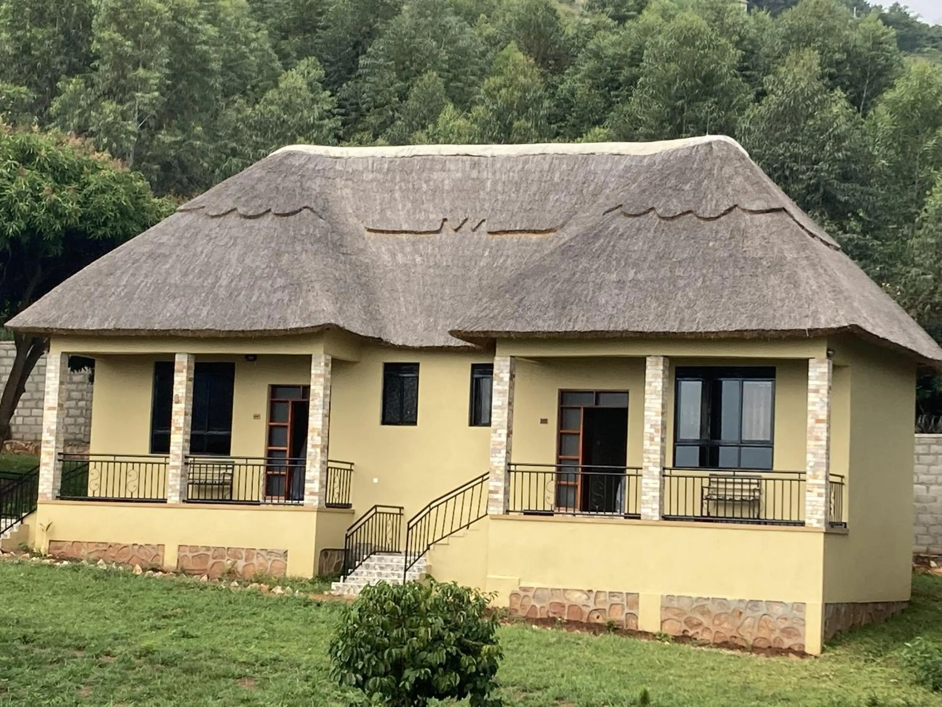 Property building in Stevalyn's Ridge View Lodge