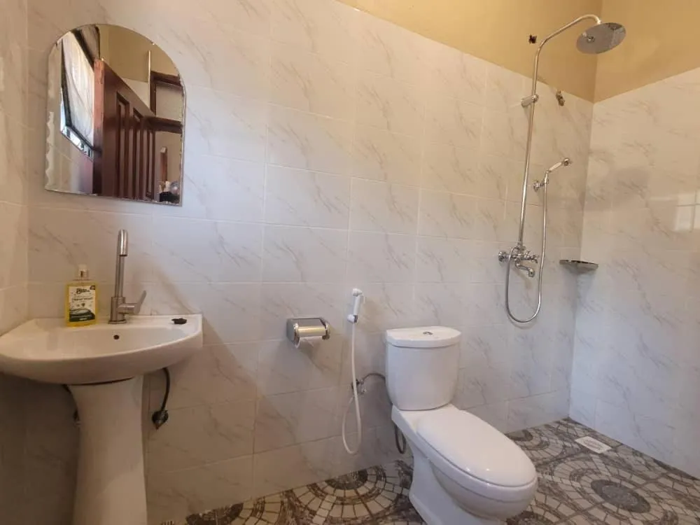 Bathroom in Stevalyn's Ridge View Lodge