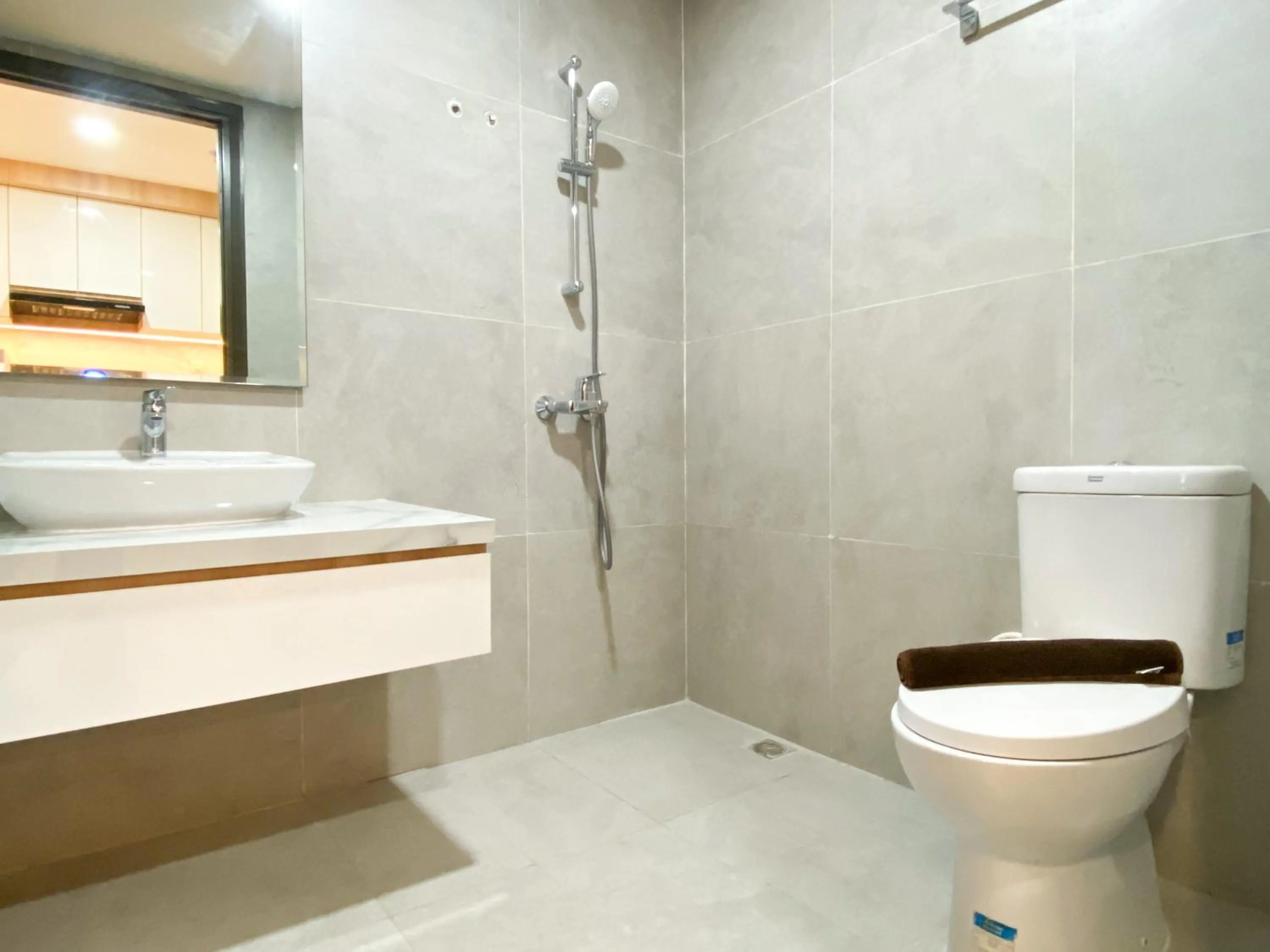 Shower in Comfort Living Studio Pollux Chadstone Apartment By Travelio
