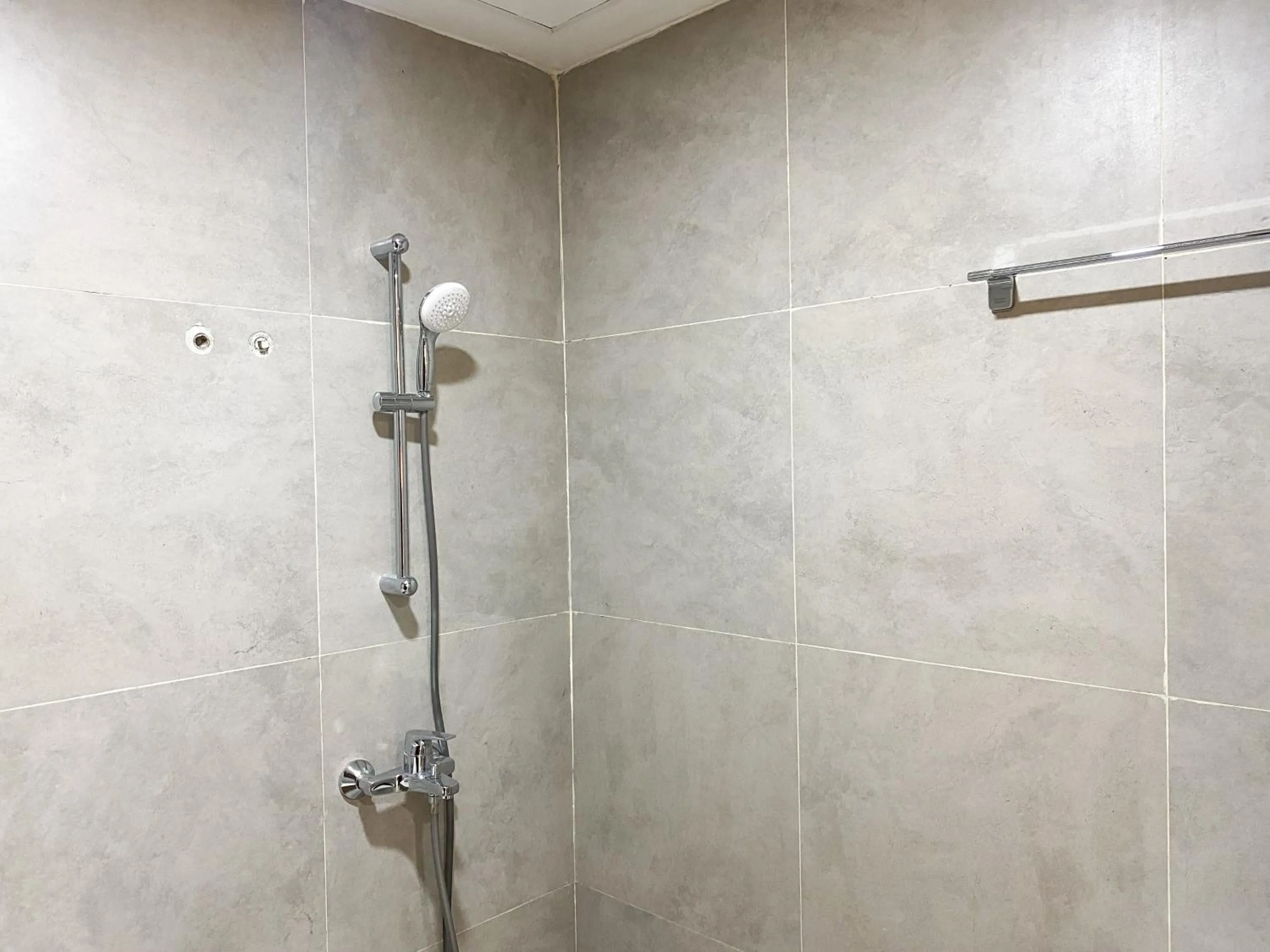 Shower in Comfort Living Studio Pollux Chadstone Apartment By Travelio