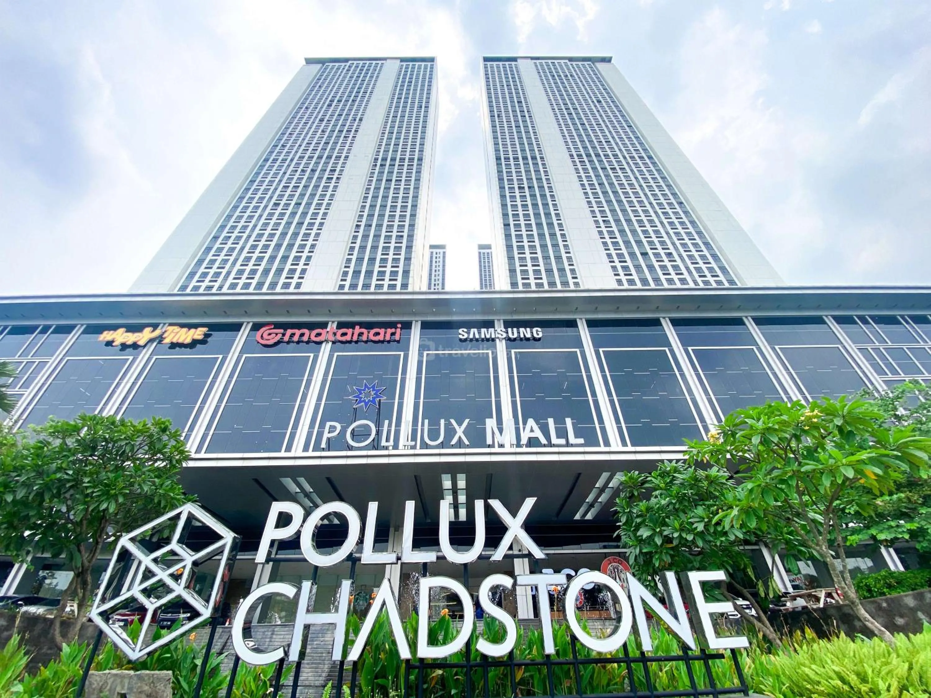 Property building in Comfort Living Studio Pollux Chadstone Apartment By Travelio