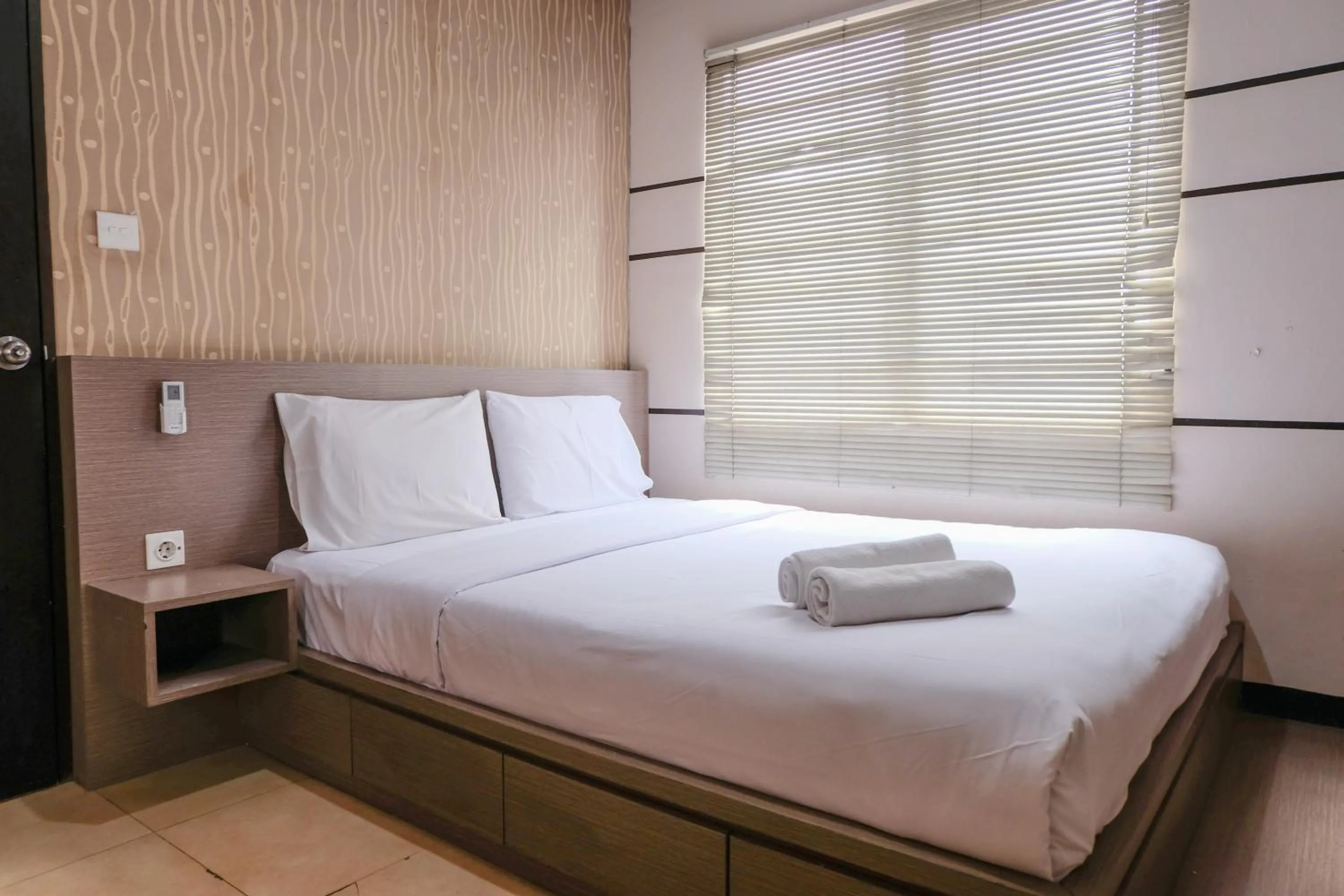Homey 1BR Apartment at The Edge Bandung By Travelio