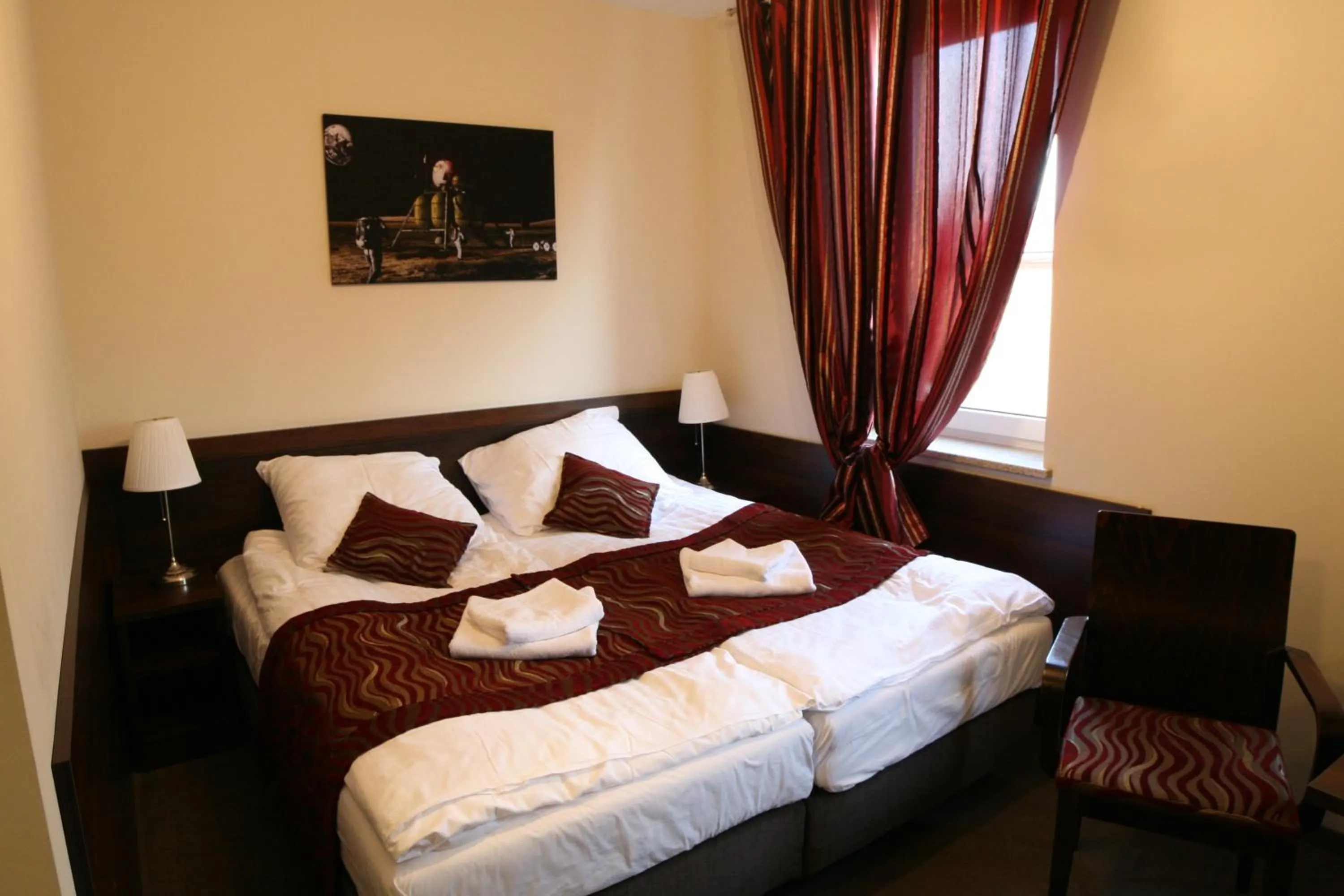 Photo of the whole room, Bed in Hotel Kosmonauty Wrocław-Airport