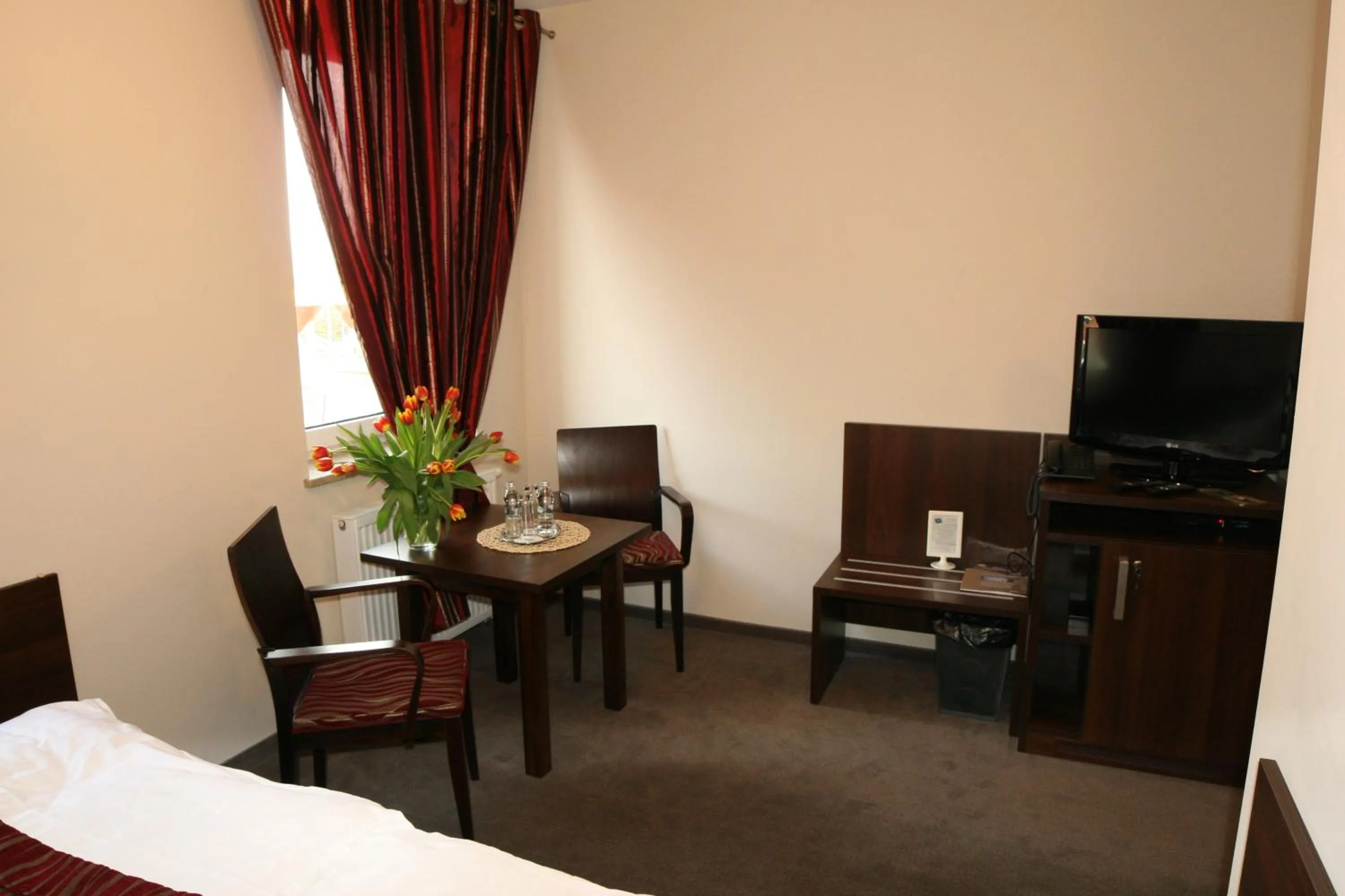 Photo of the whole room, Bed in Hotel Kosmonauty Wrocław-Airport