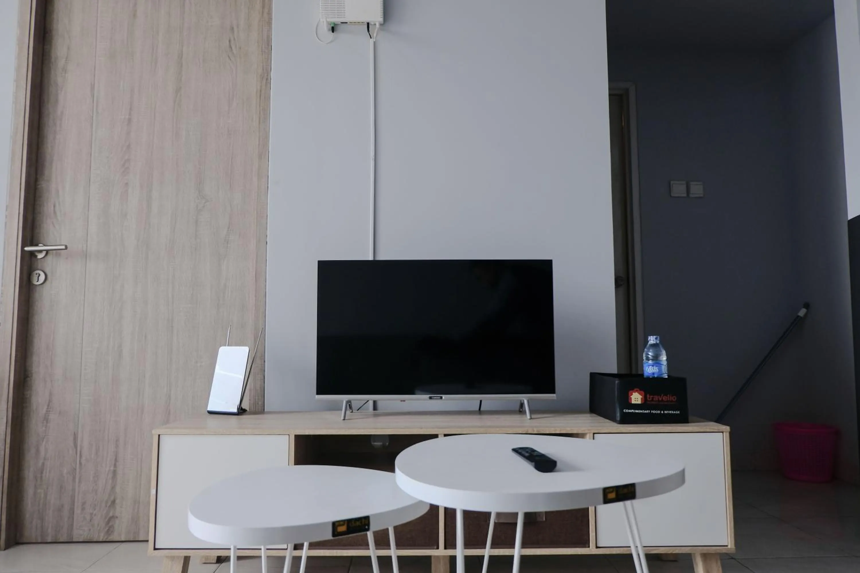 Homey 1BR Apartment at Newton Residence Bandung By Travelio