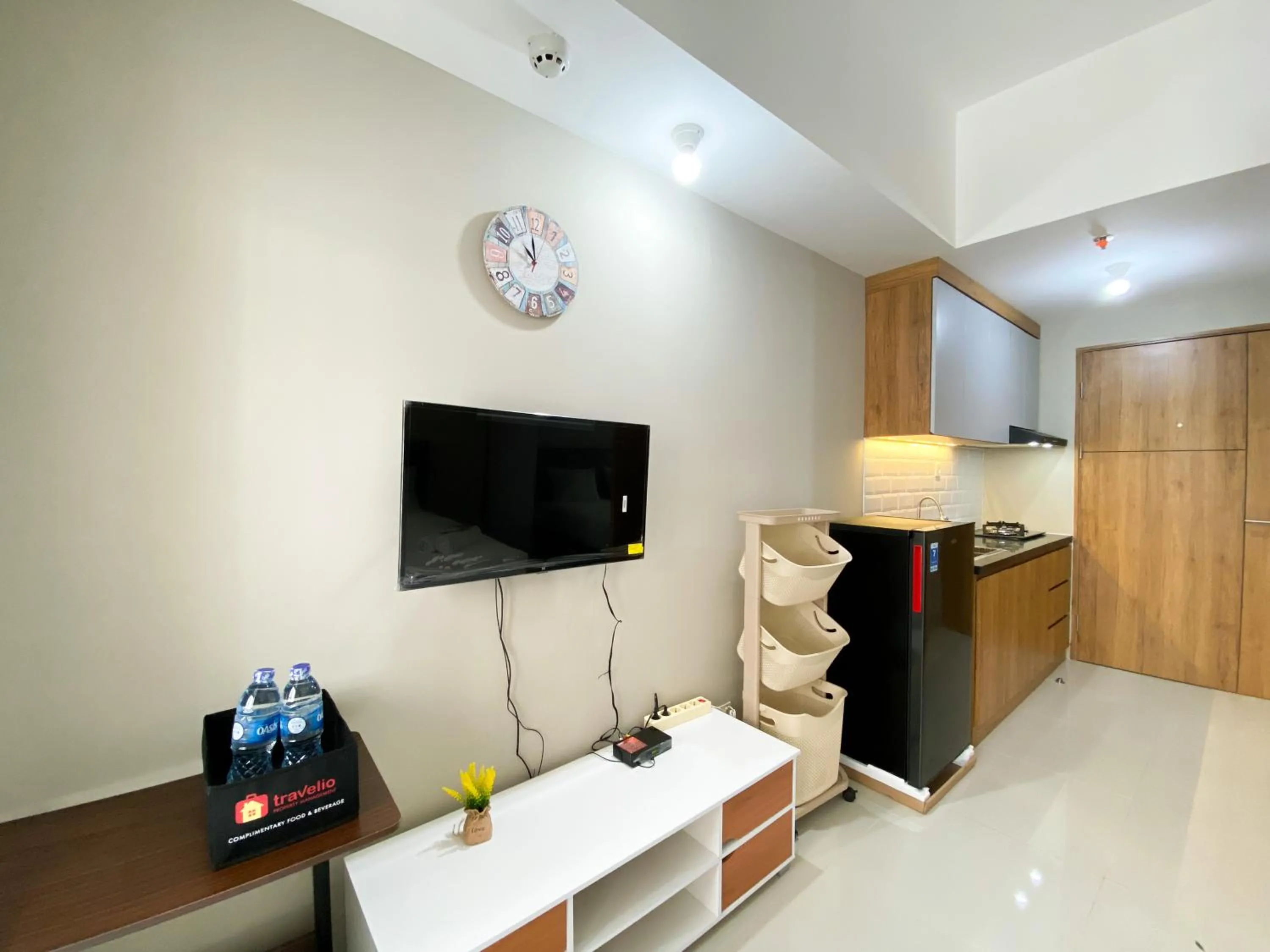 Bedroom in Homey and Cozy Stay Studio Gateway Park LRT City Jatibening Apartment By Travelio